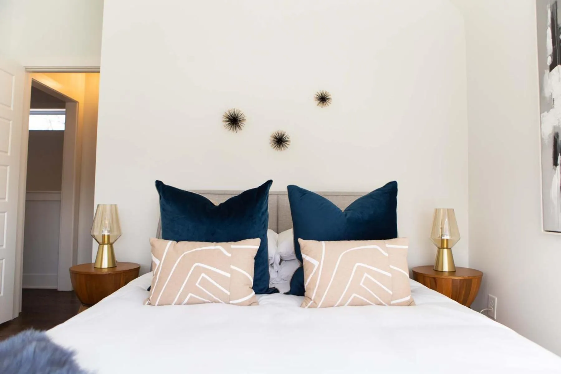 Bed in Stylish Home for 12 8th Ave South 6 Beds