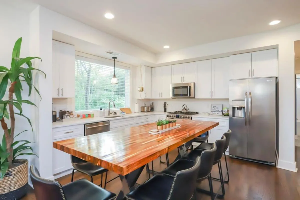 Stylish Home for 12 8th Ave South 6 Beds