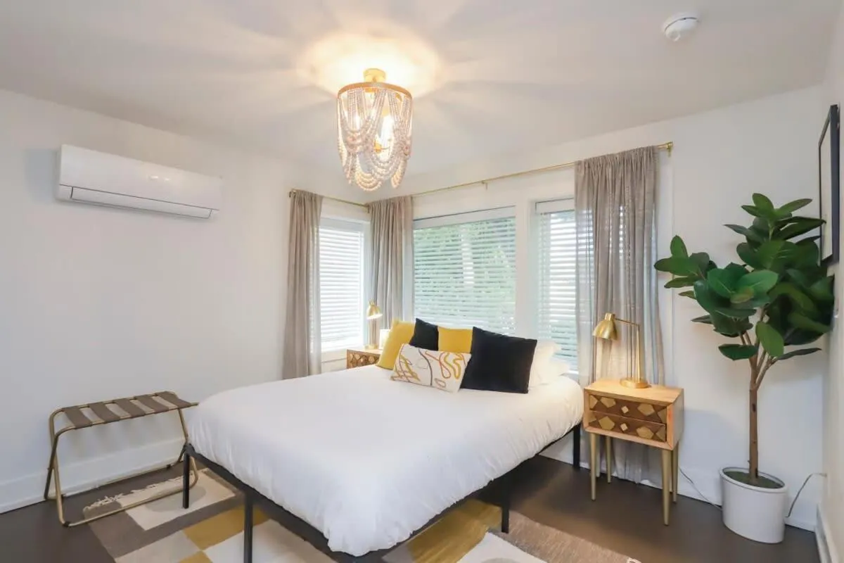 Bed in Stylish Home for 12 8th Ave South 6 Beds