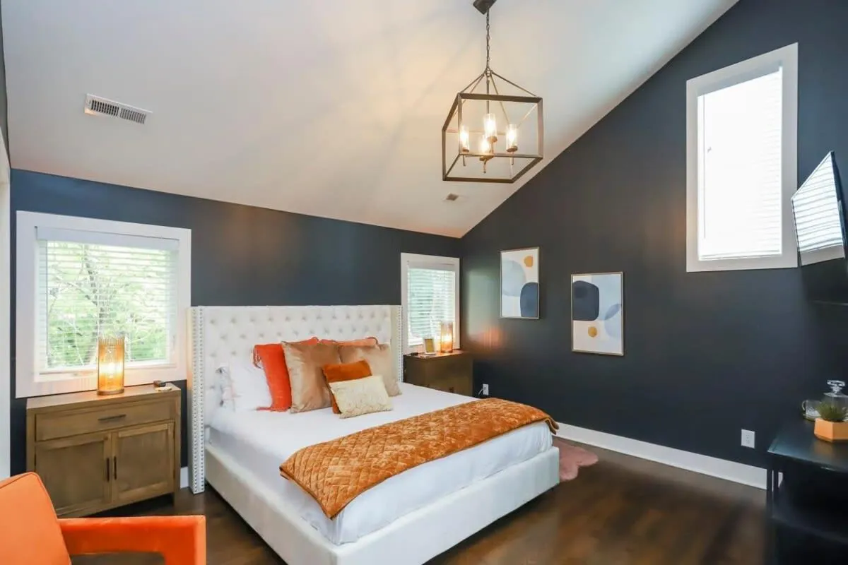 Bed in Stylish Home for 12 8th Ave South 6 Beds