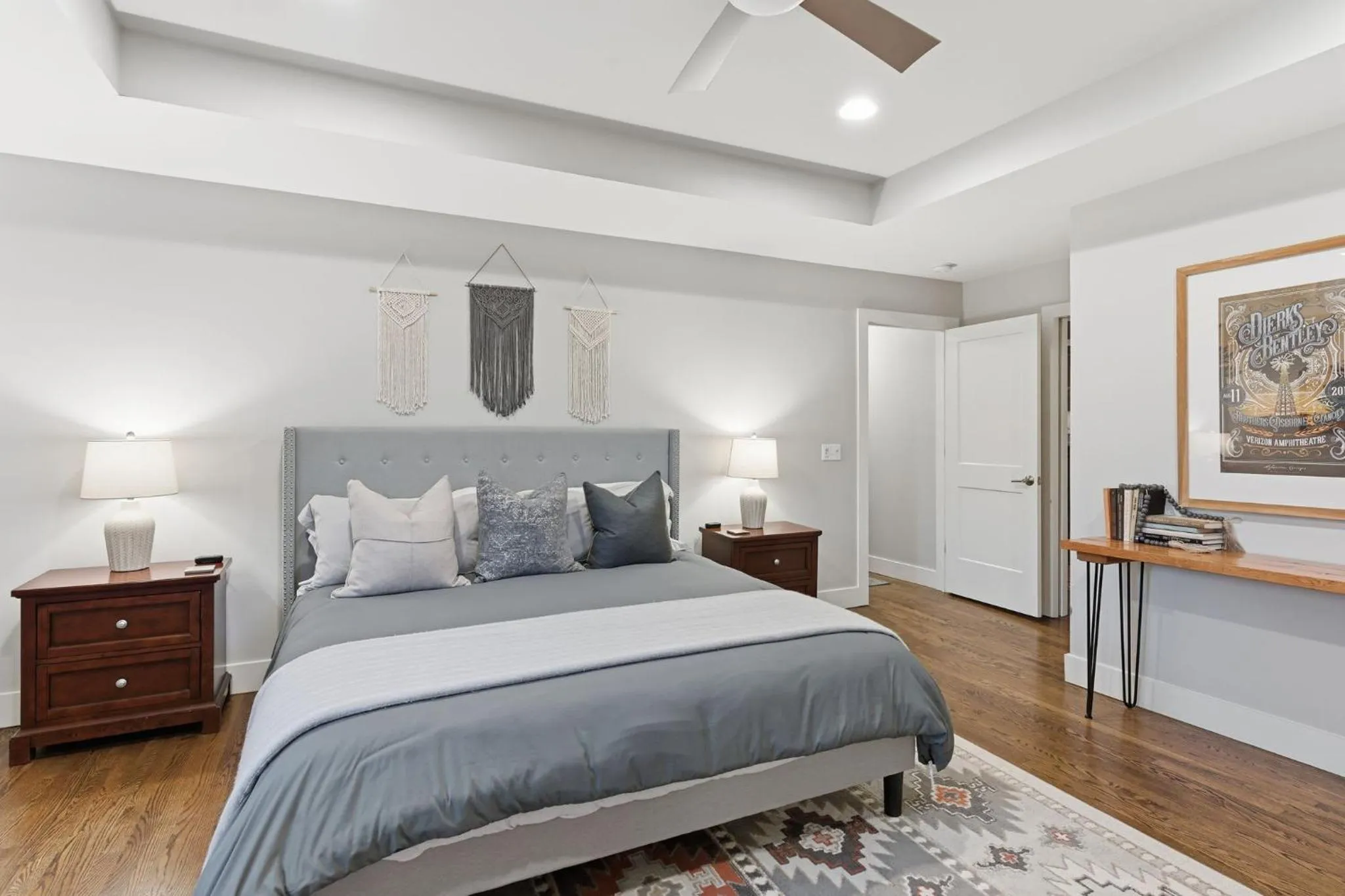 Bed in Spacious Modern Ranch 5 Miles to Downtown