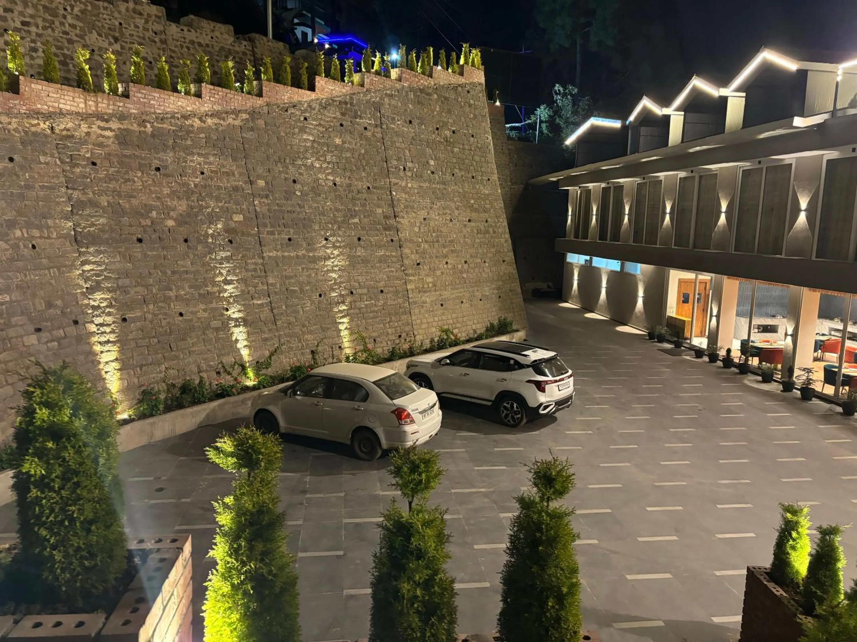 Parking in ARNISA Kasauli - A Boutique Hotel