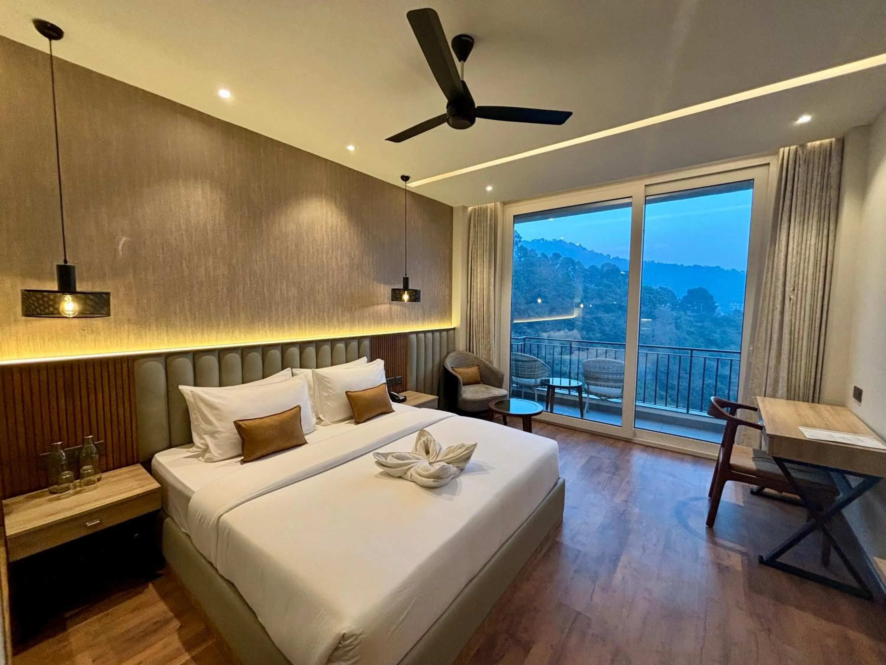 Bedroom, Bed in ARNISA Kasauli - A Boutique Hotel