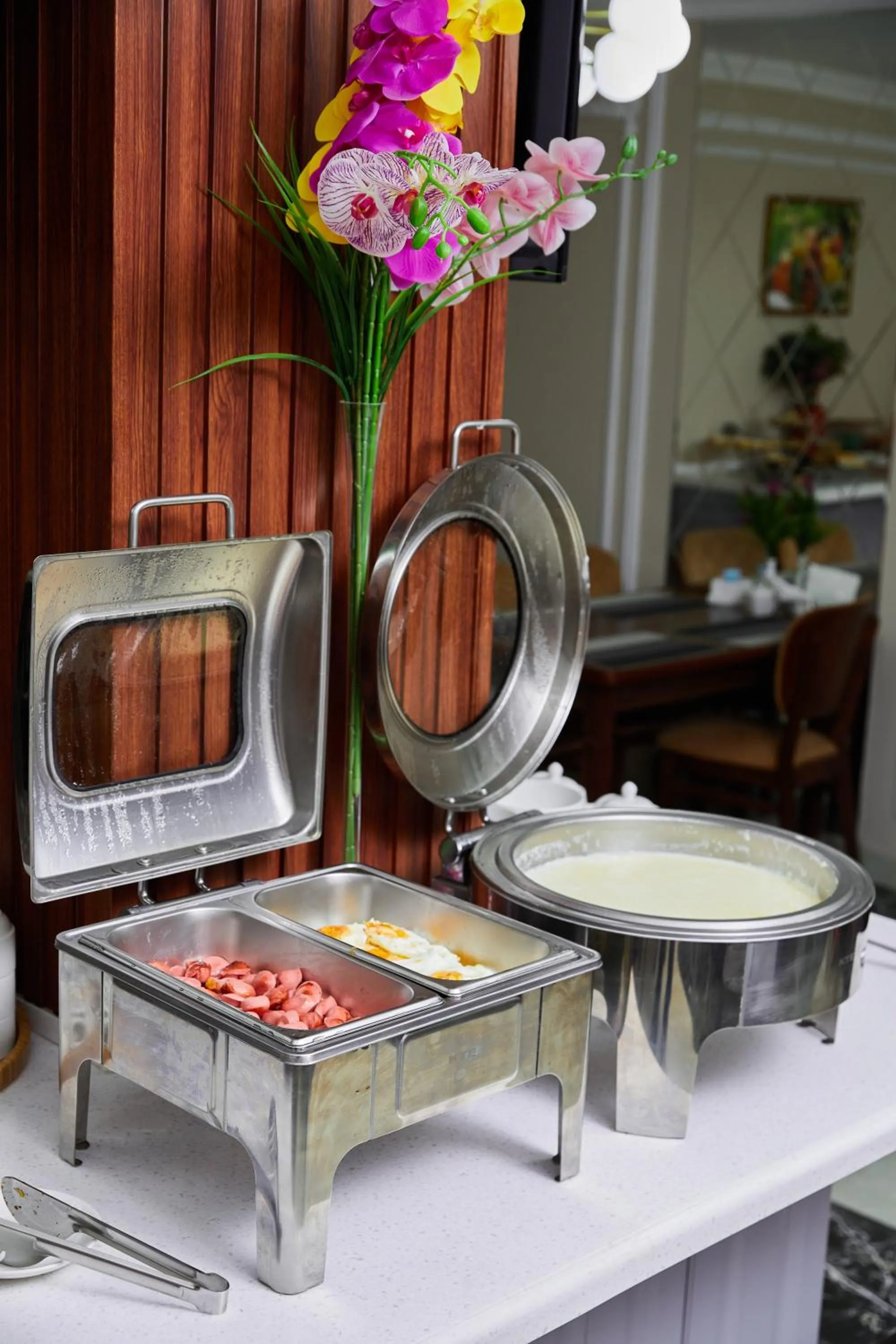 Buffet breakfast in Art Plaza Hotel