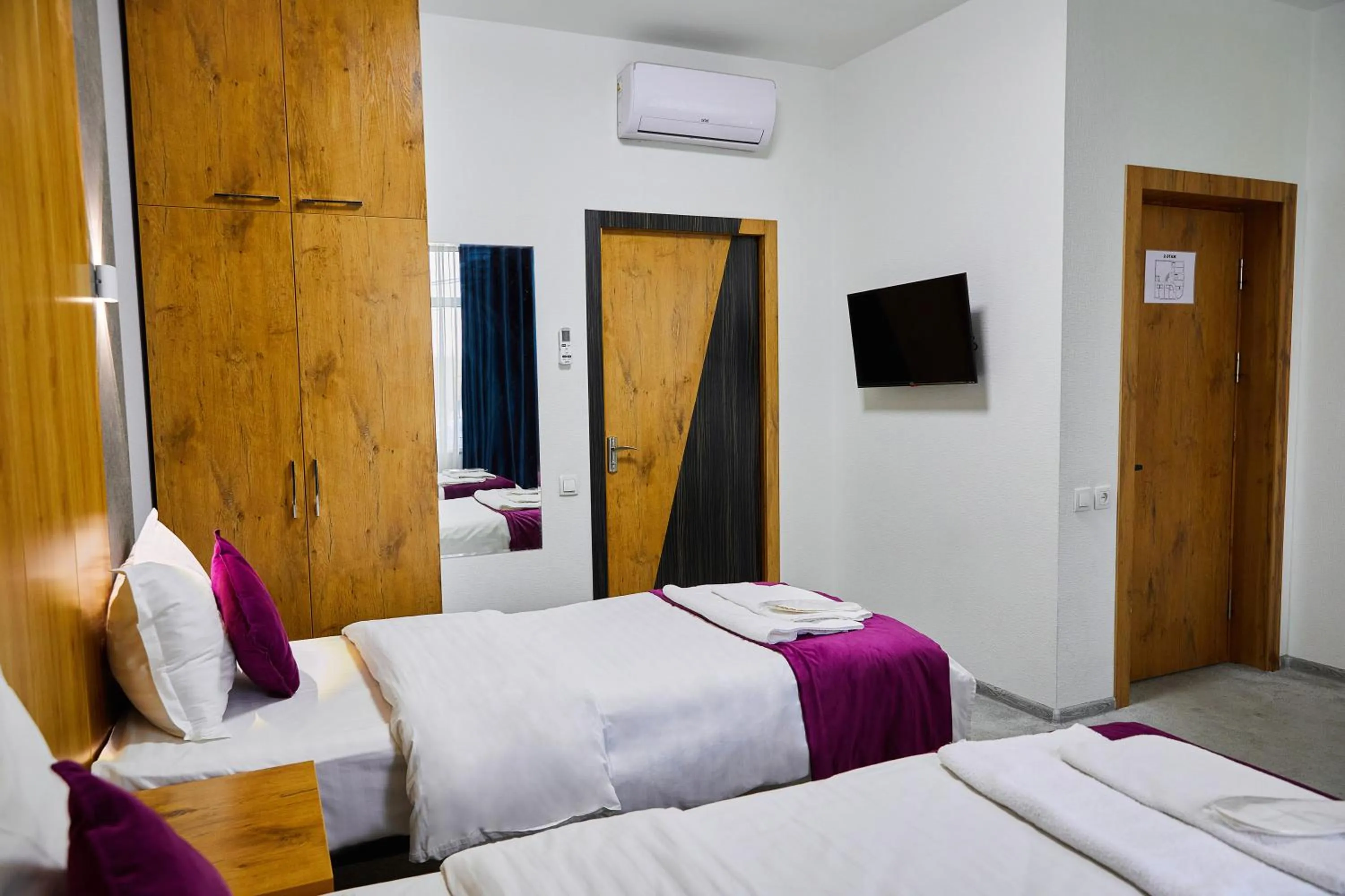 Photo of the whole room, Bed in Art Plaza Hotel