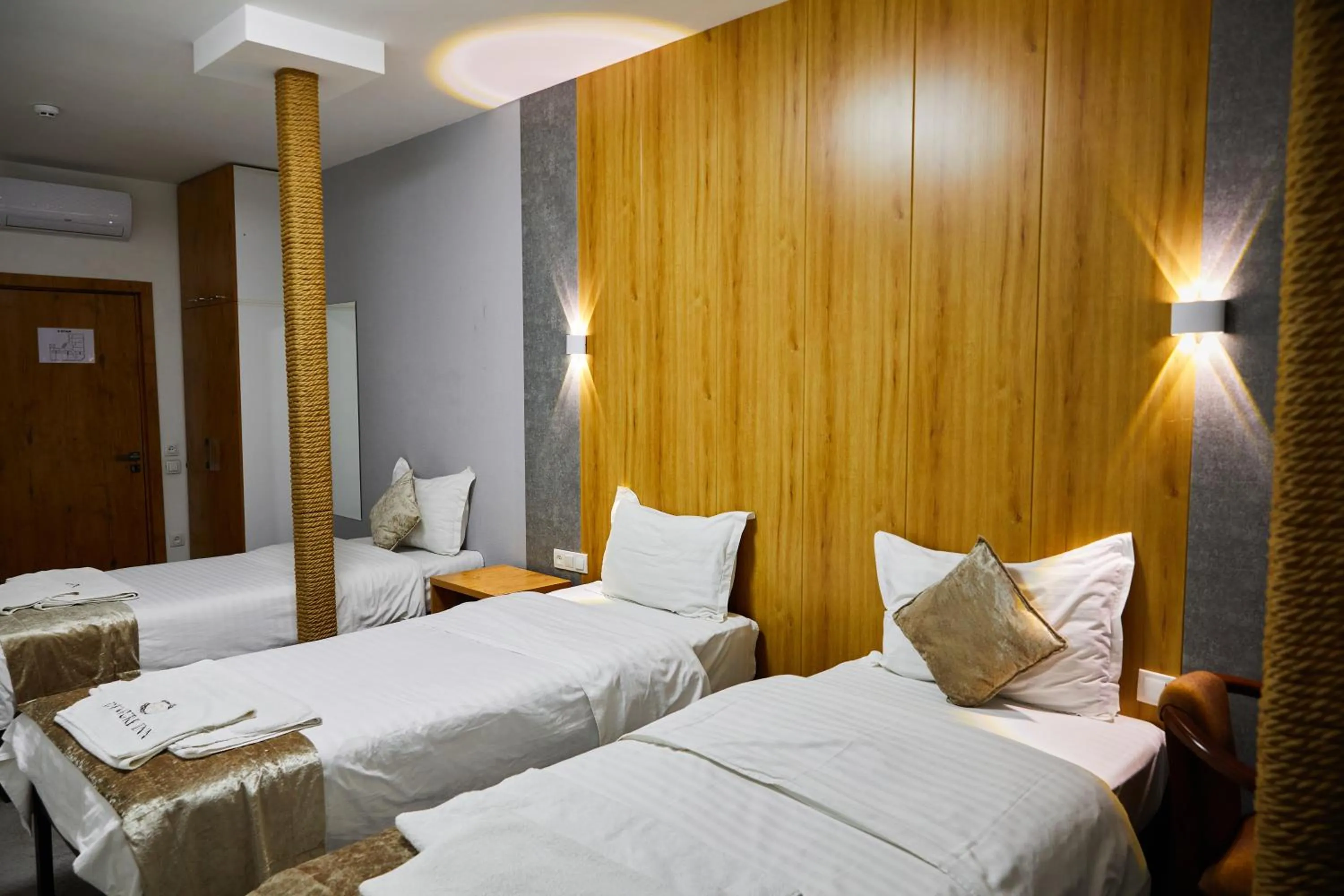 Photo of the whole room, Bed in Art Plaza Hotel