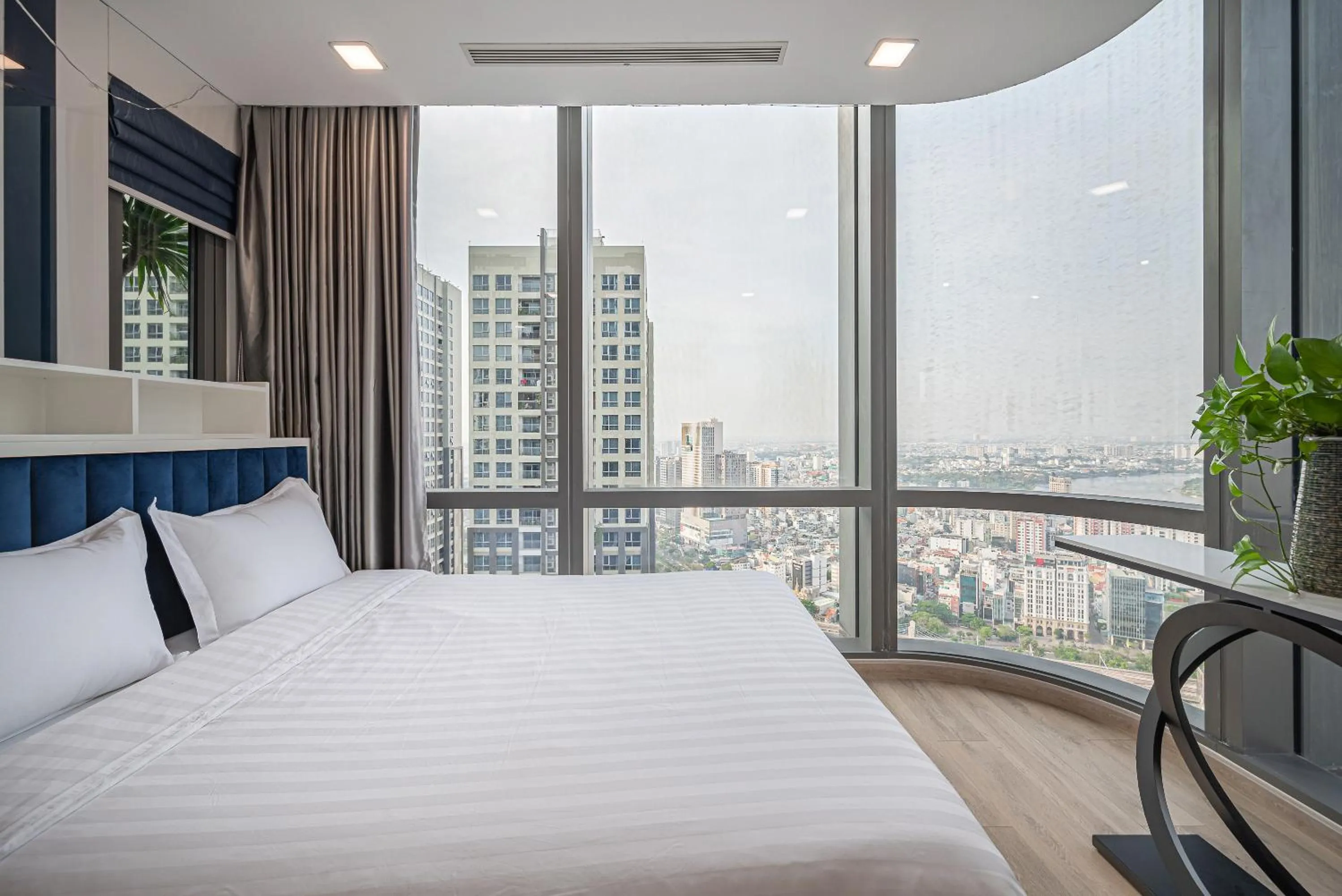 Bedroom, Bed in CeLaVie Serviced Apartment - The Vinhomes and Landmark