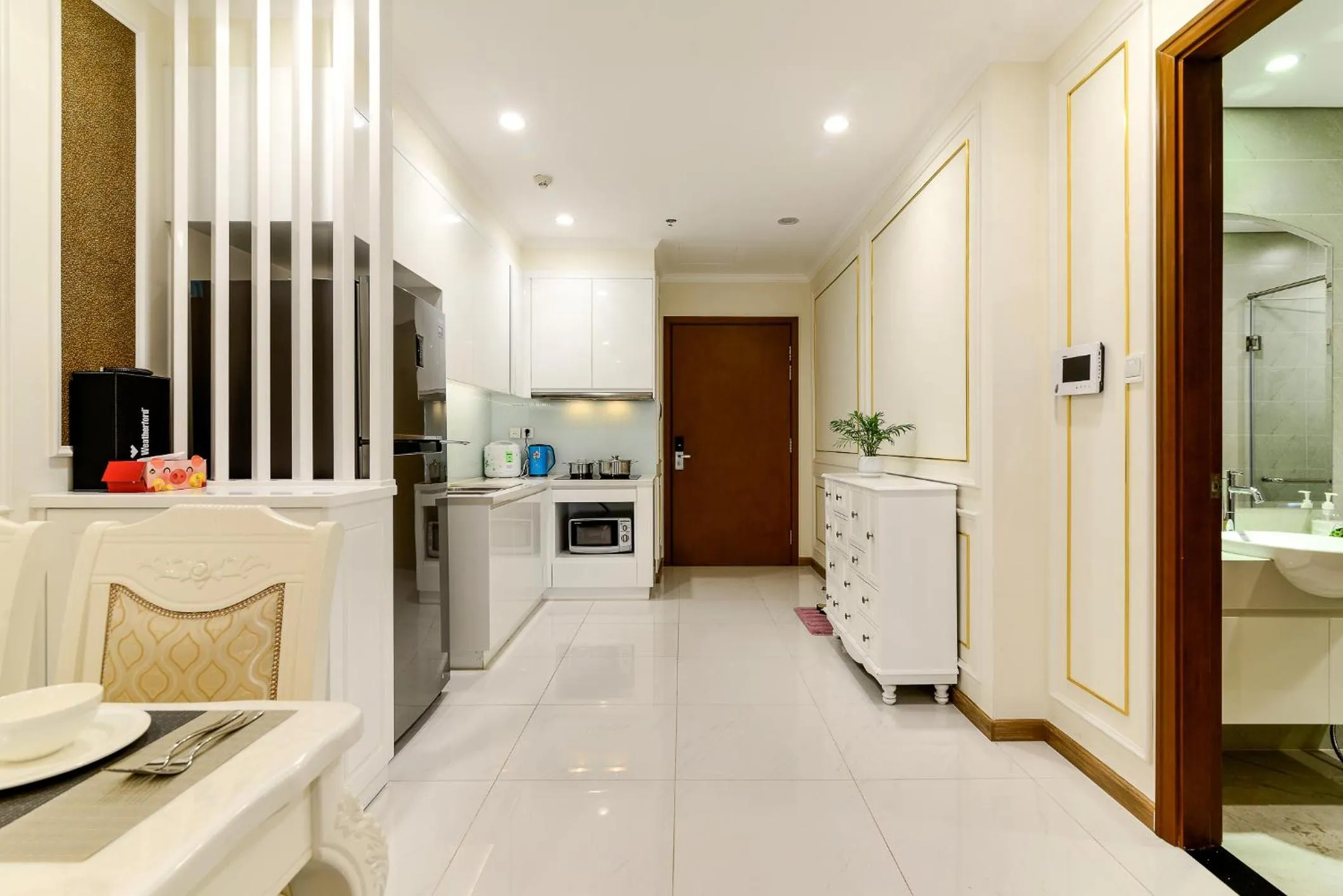 Kitchen or kitchenette in CeLaVie Serviced Apartment - The Vinhomes and Landmark