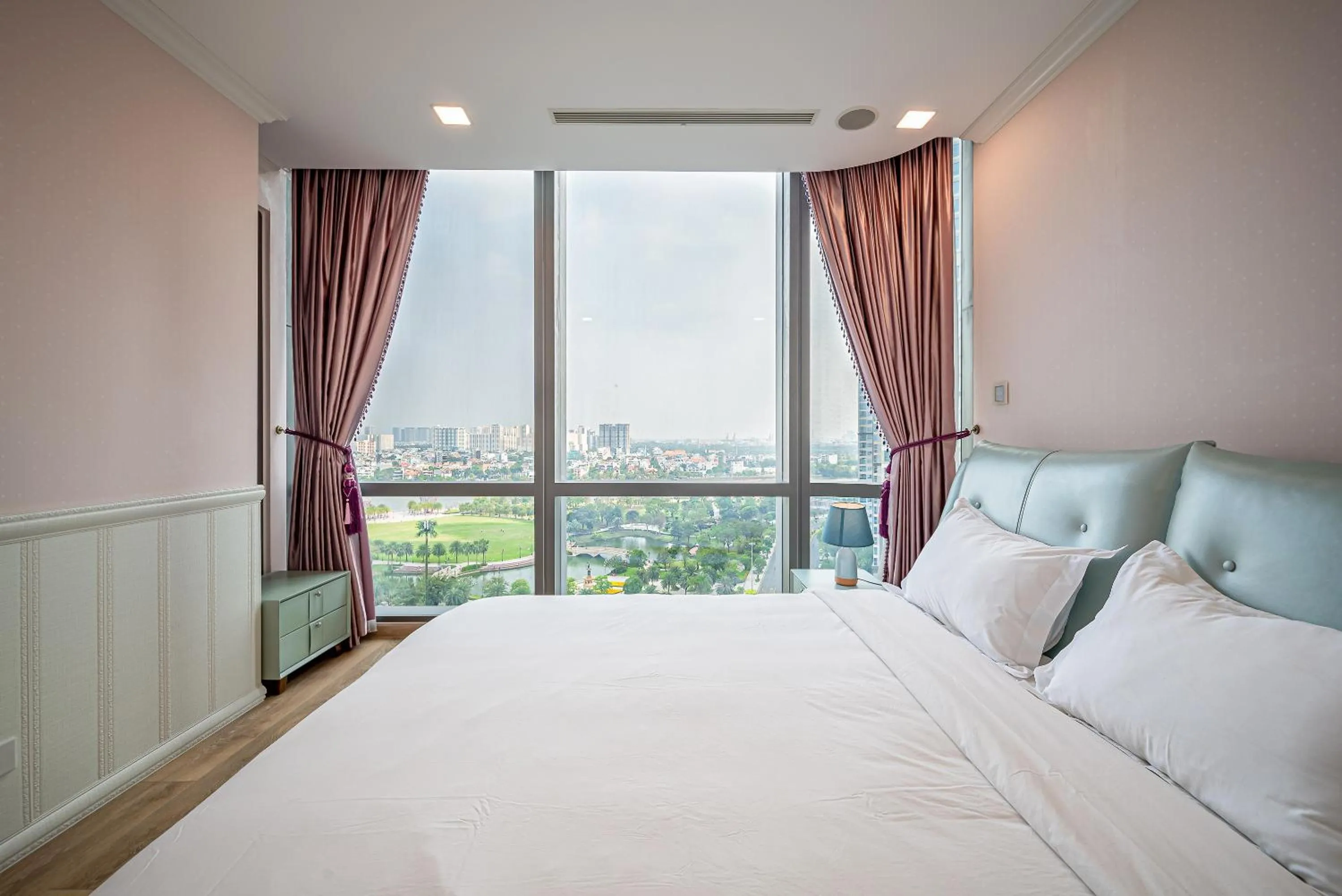Bed in CeLaVie Serviced Apartment - The Vinhomes and Landmark