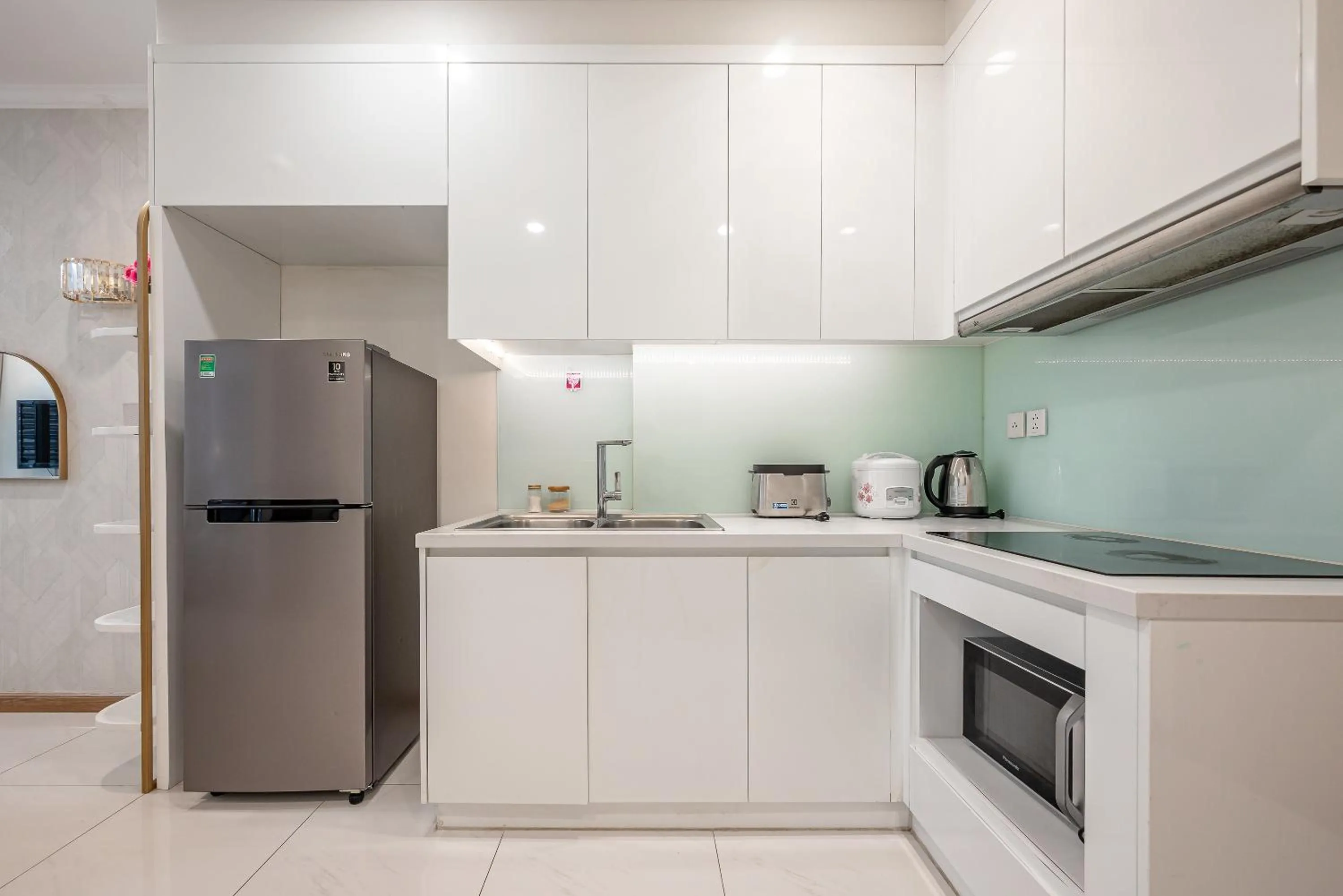 Kitchen or kitchenette in CeLaVie Serviced Apartment - The Vinhomes and Landmark
