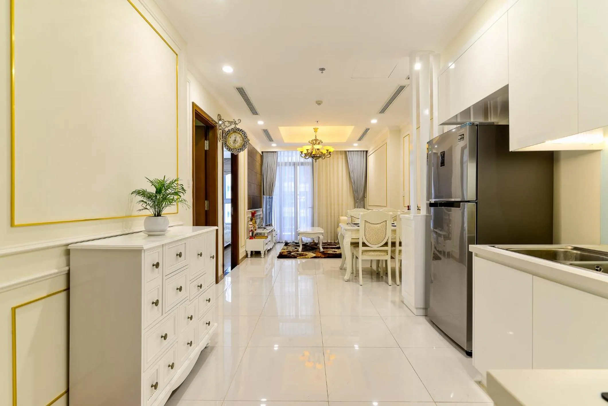 Dining area in CeLaVie Serviced Apartment - The Vinhomes and Landmark