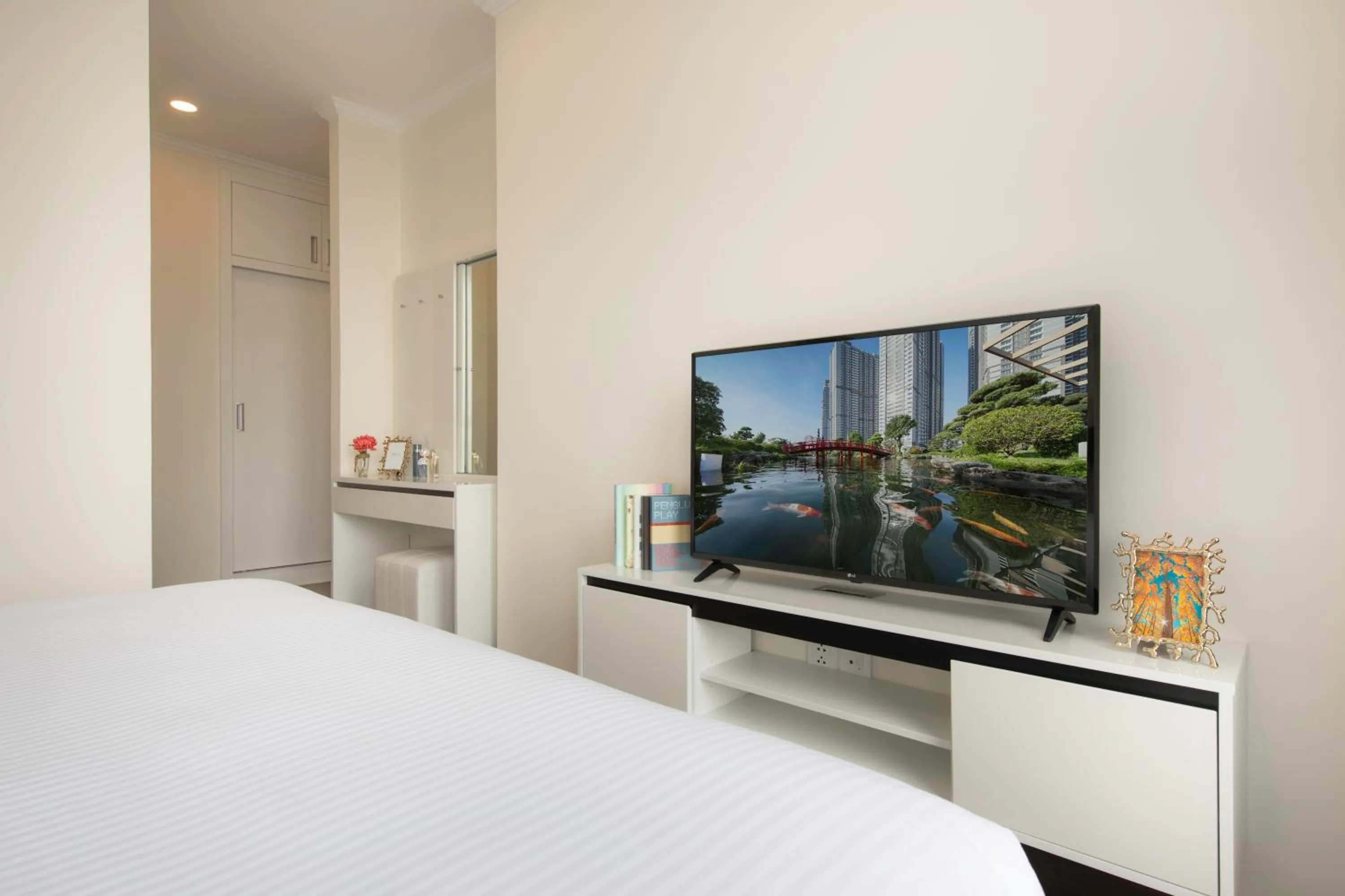 Photo of the whole room, Bed in CeLaVie Serviced Apartment - The Vinhomes and Landmark