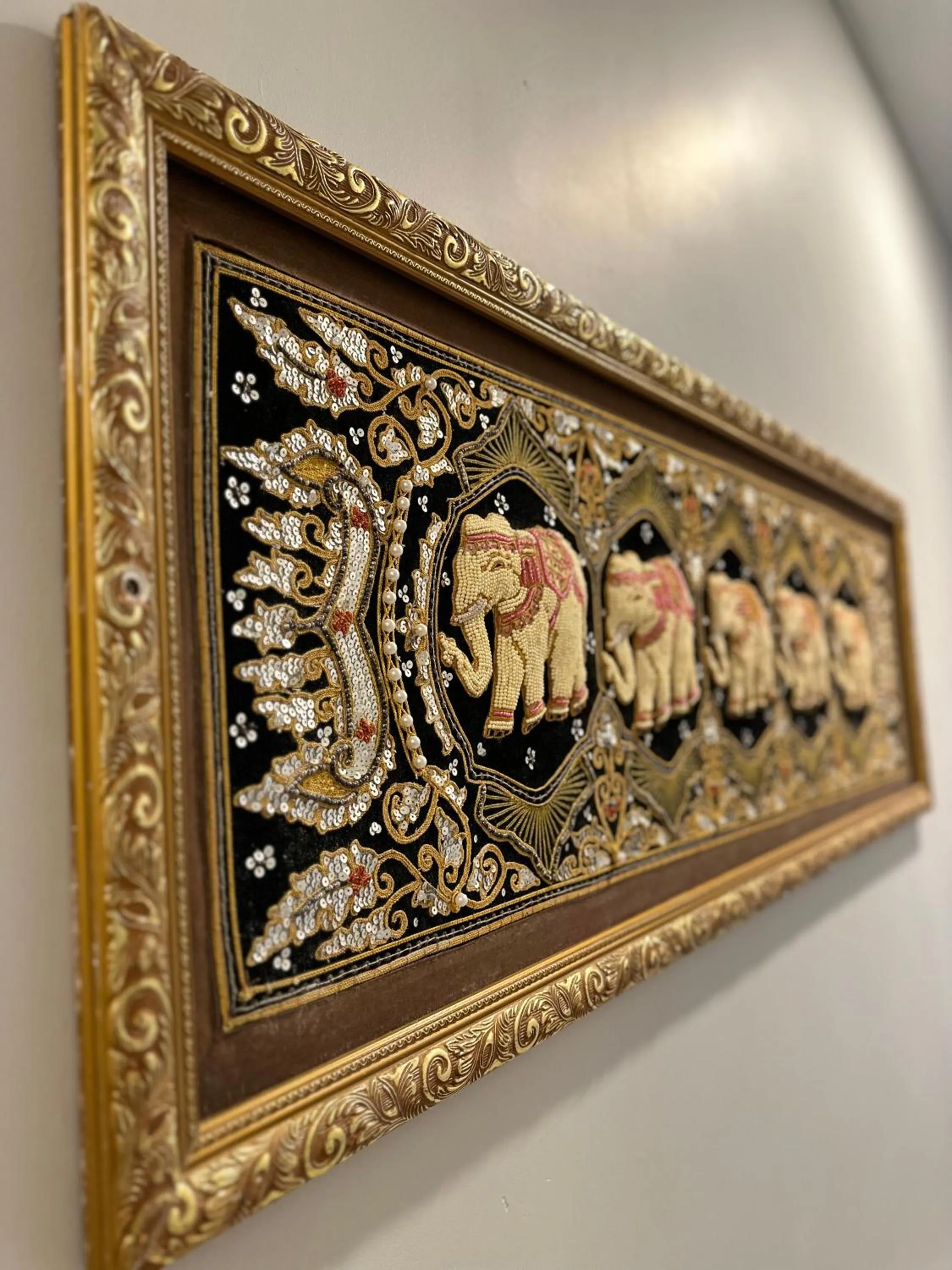 Decorative detail in Hawaii Lounge