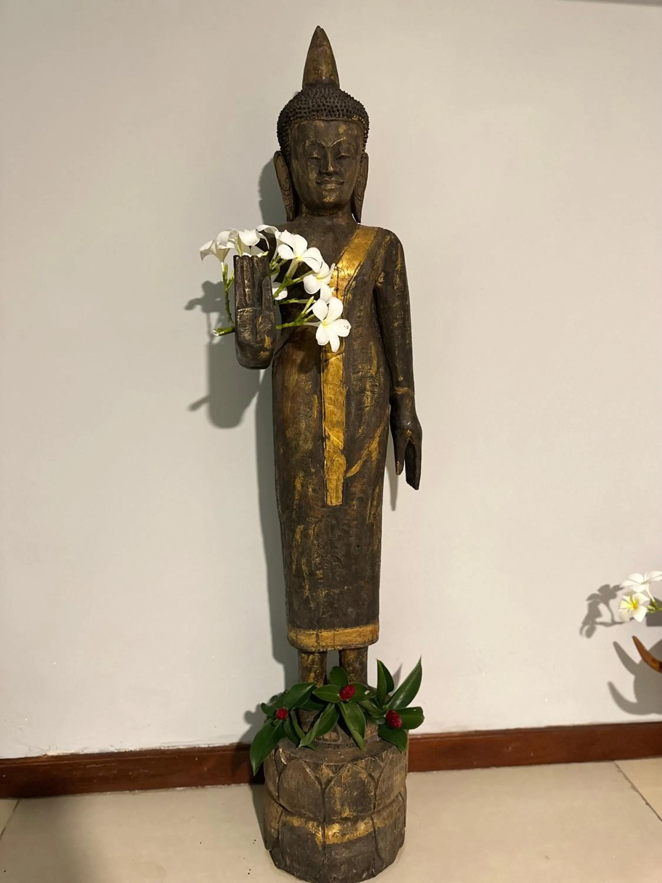 Decorative detail in Hawaii Lounge