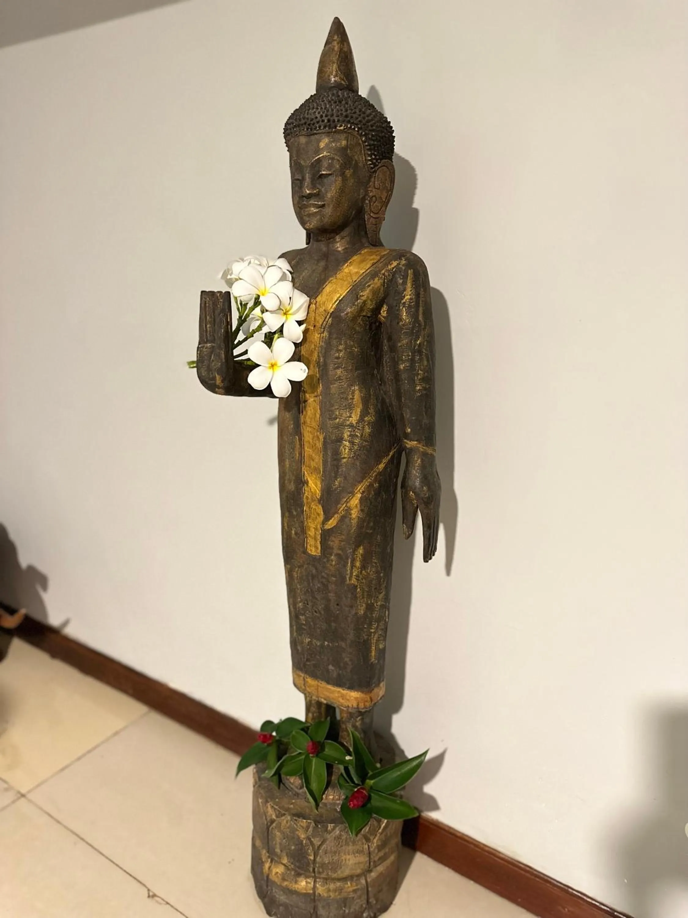 Decorative detail in Hawaii Lounge