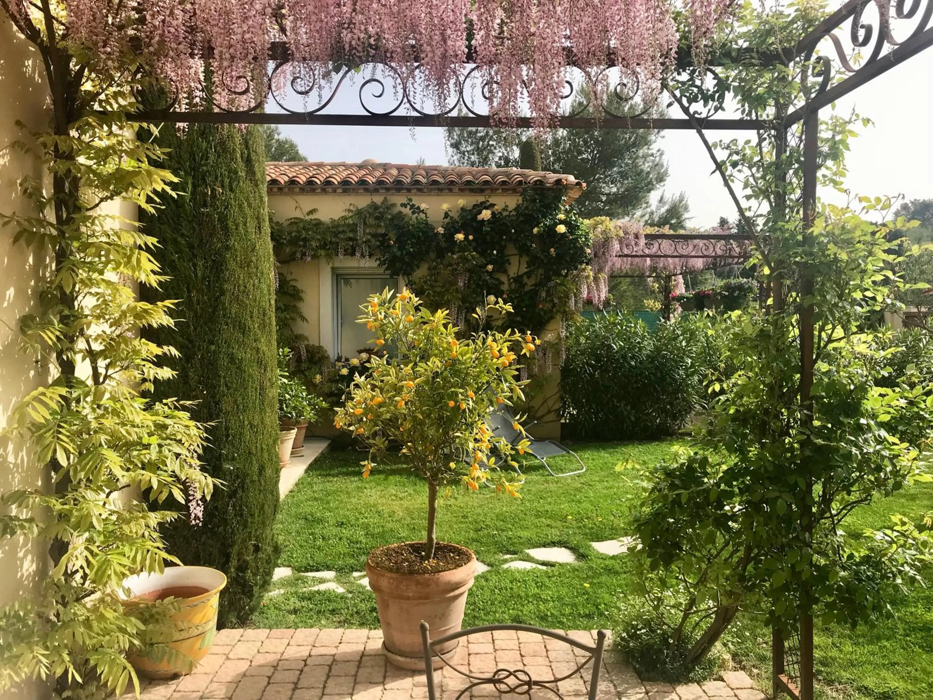 Patio in Villa Kilauea B&B