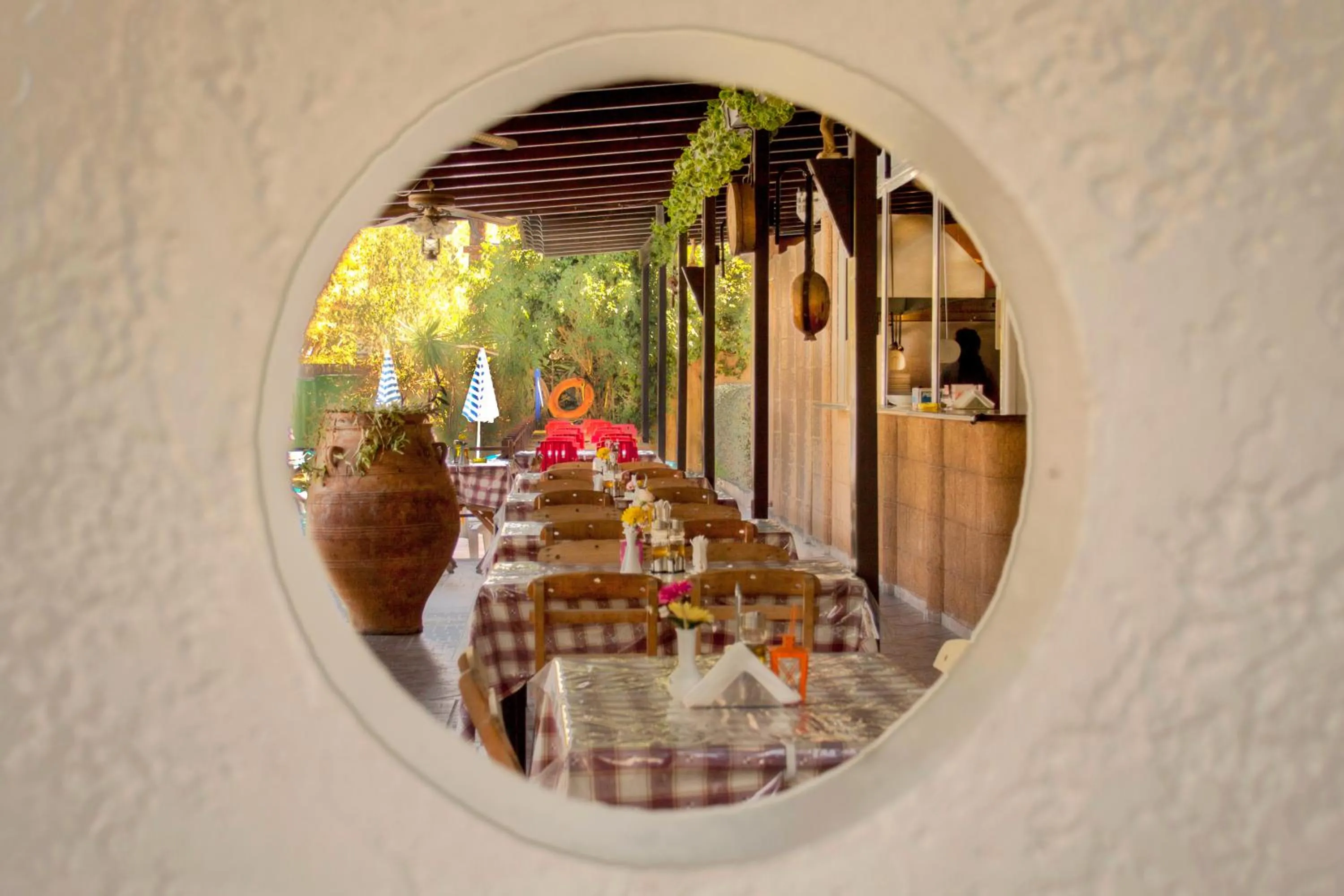 Restaurant/places to eat in Kassandra Hotel