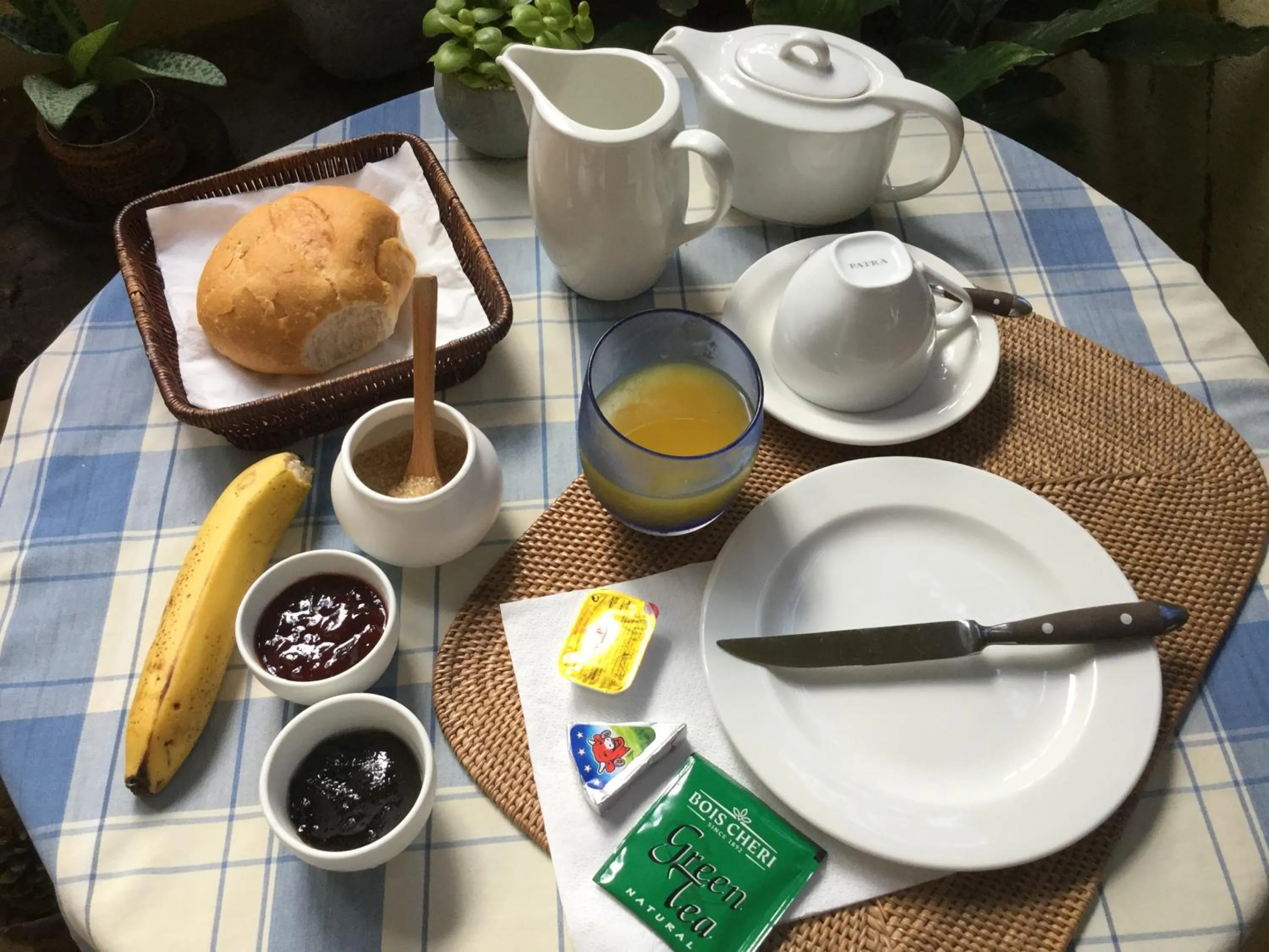 Continental breakfast in La Reine Creole