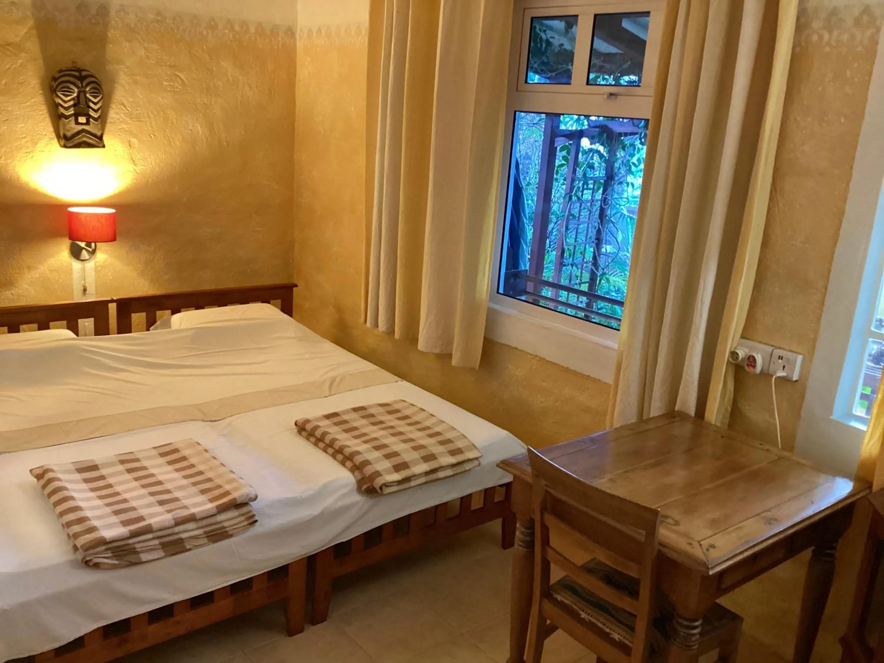 Bedroom, Bed in La Reine Creole