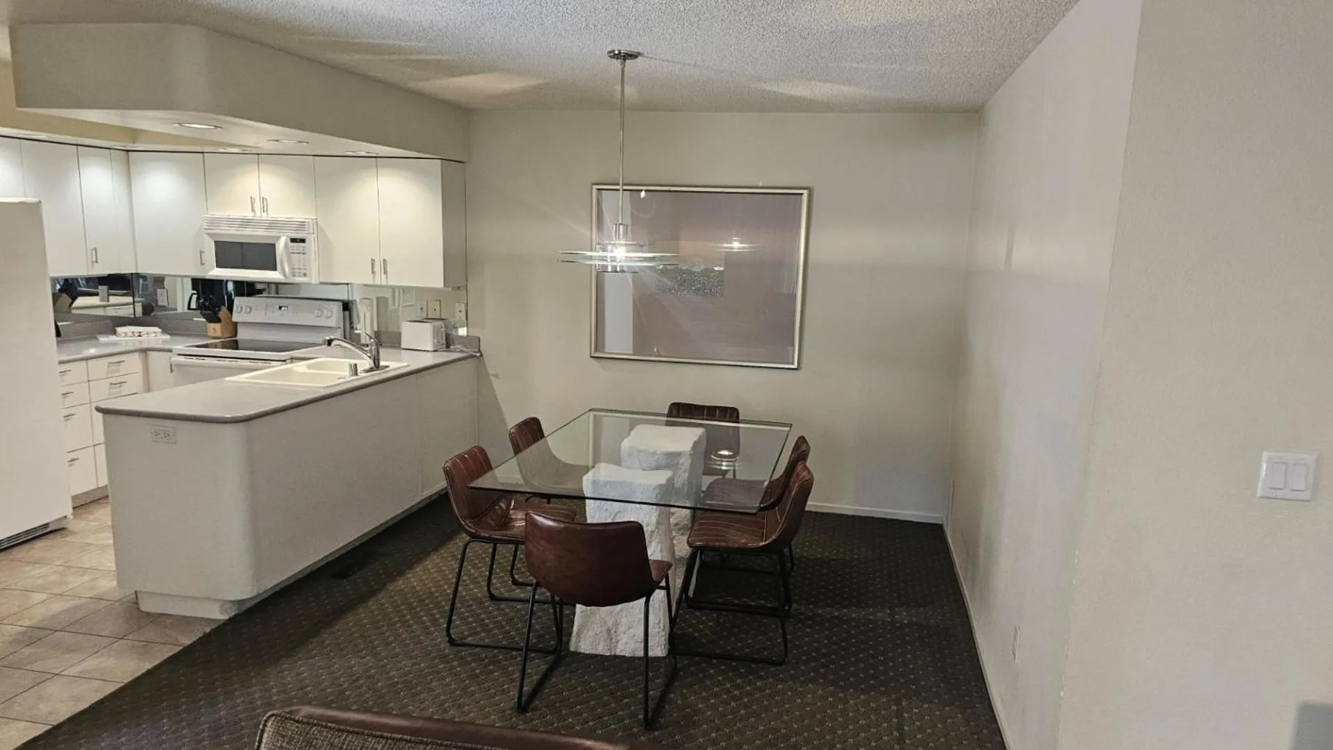 Dining area in Club Lakeridge