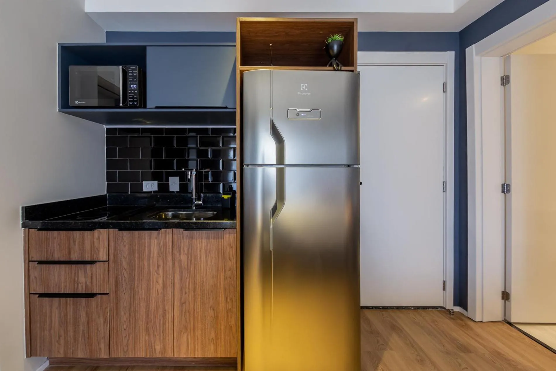 Day in House of Charlie Paraiso