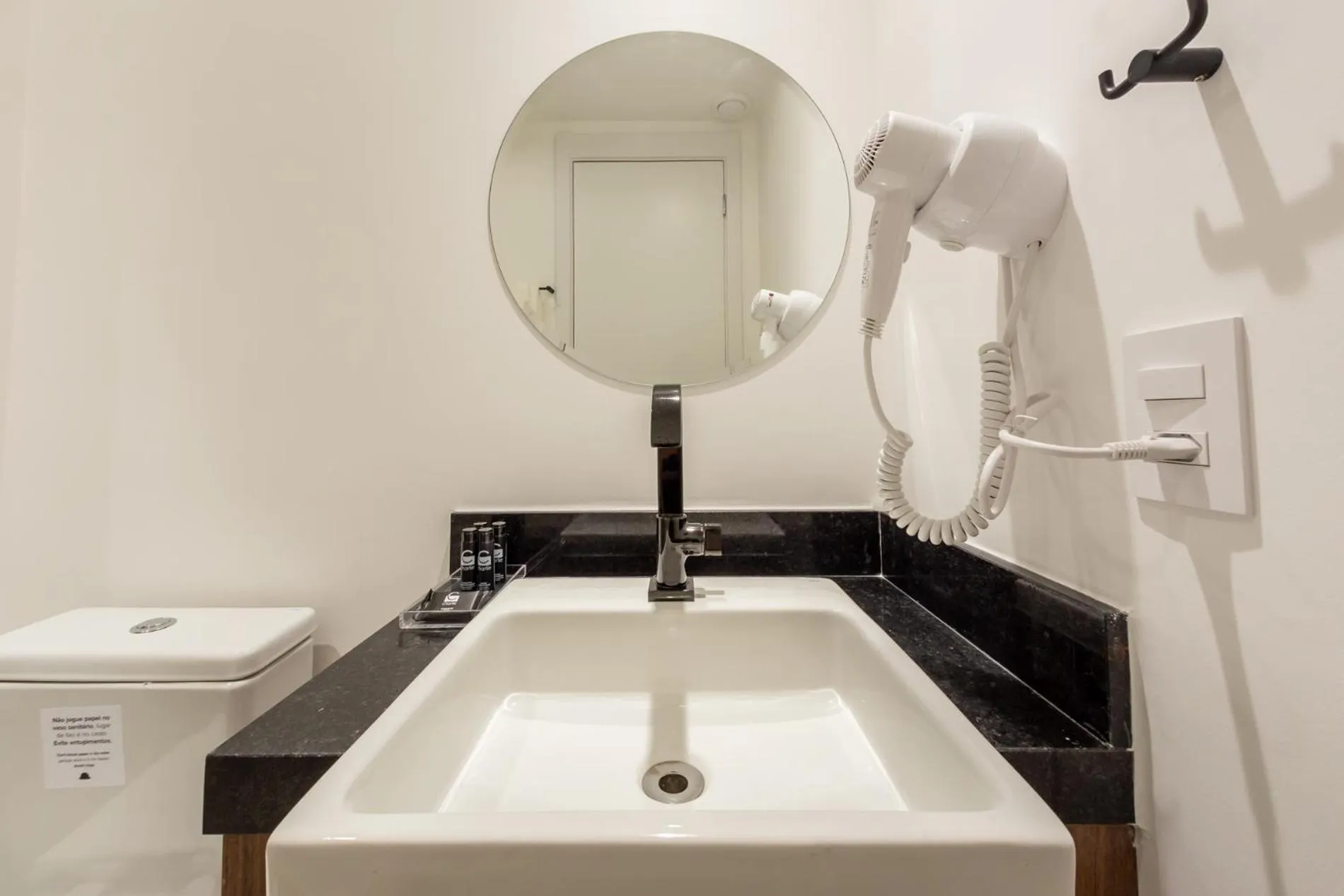 Bathroom in House of Charlie Paraiso