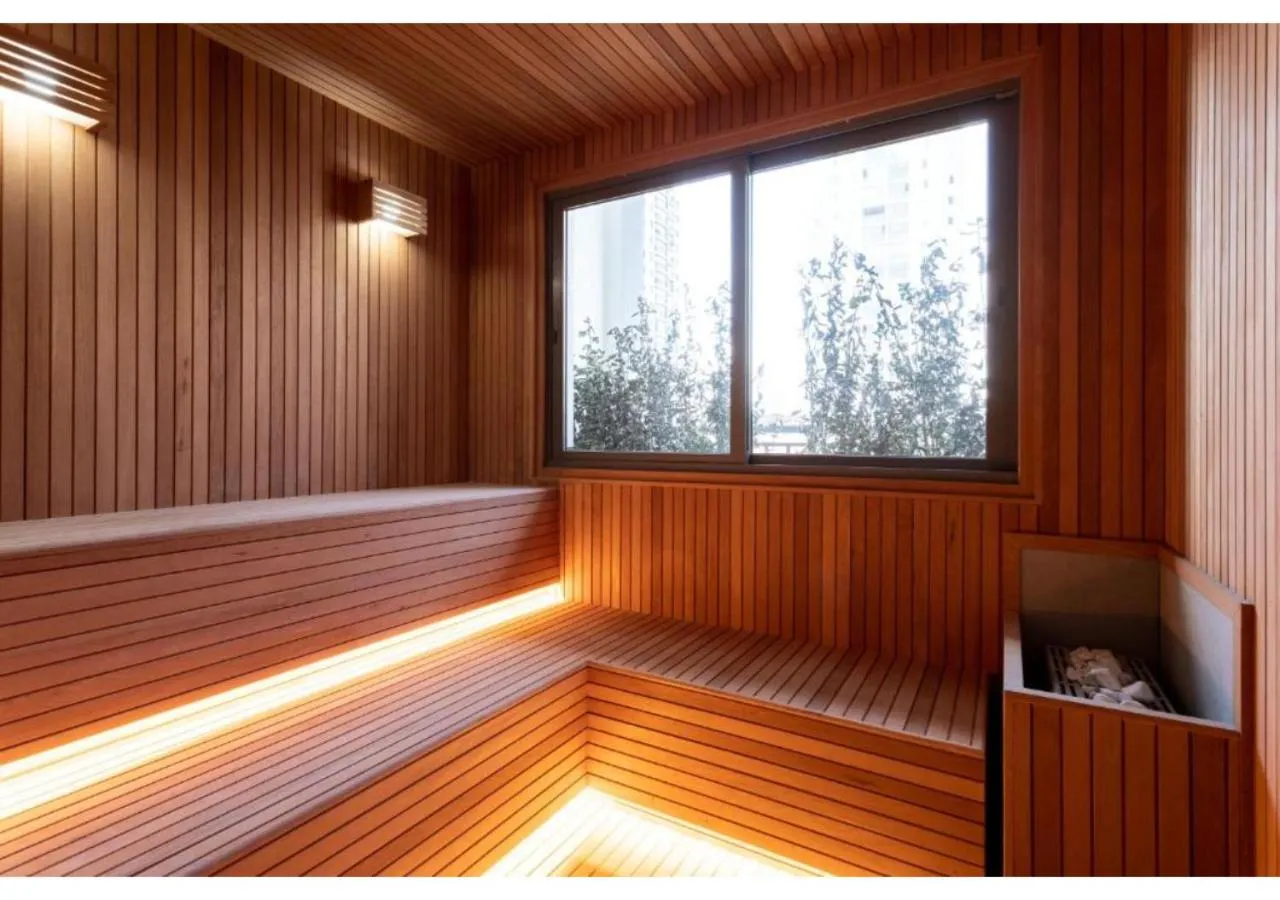 Property building in House of Charlie Paraiso