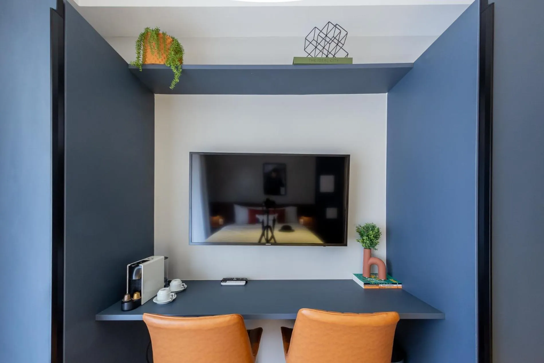 TV and multimedia in House of Charlie Paraiso