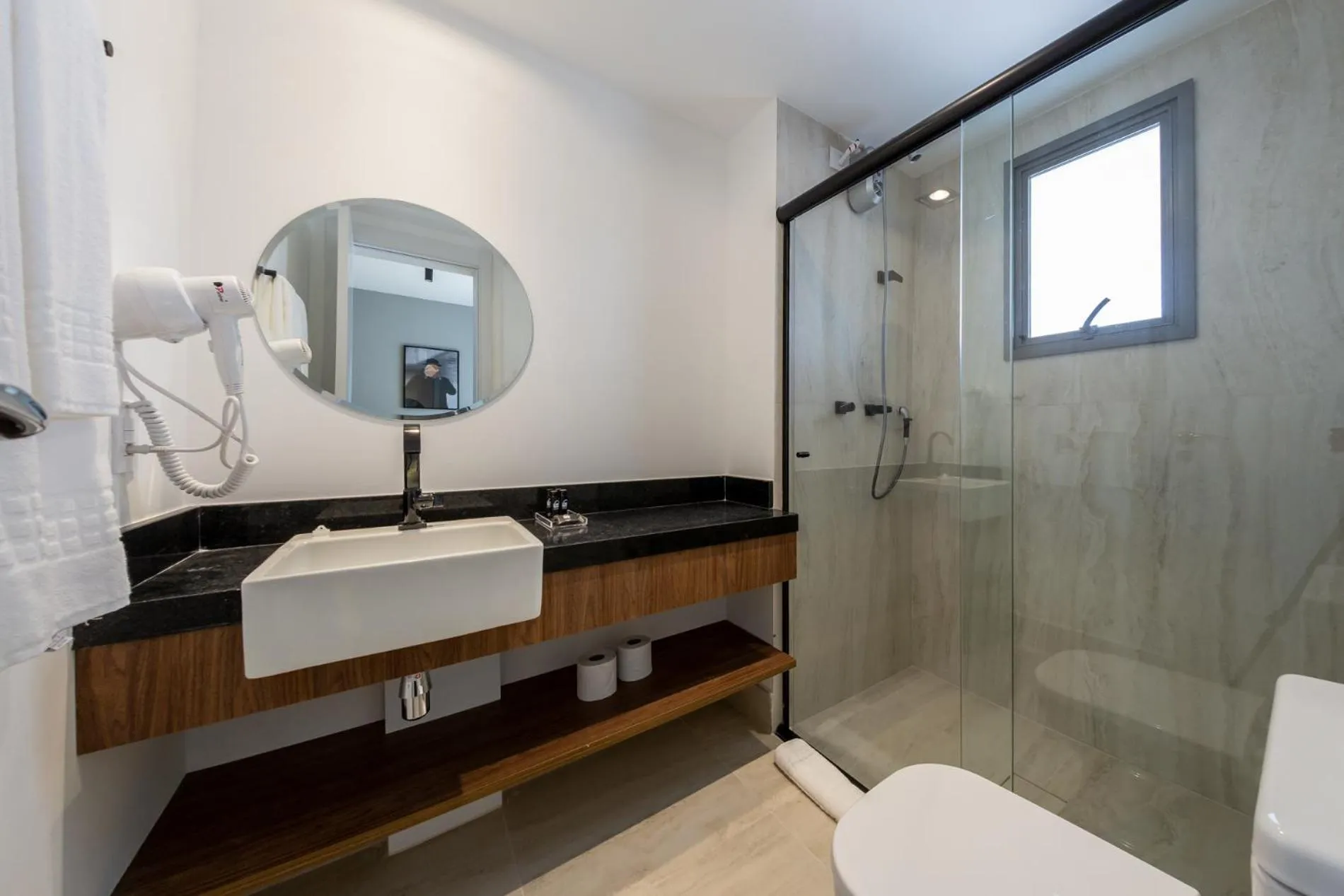 Shower in House of Charlie Paraiso