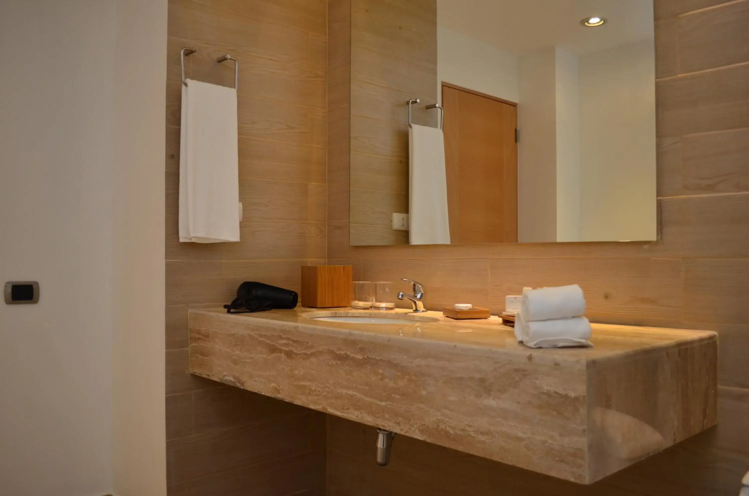 Junior Suite in Hotel Enjoy San Antonio Junior Suite in Hotel Enjoy San Antonio