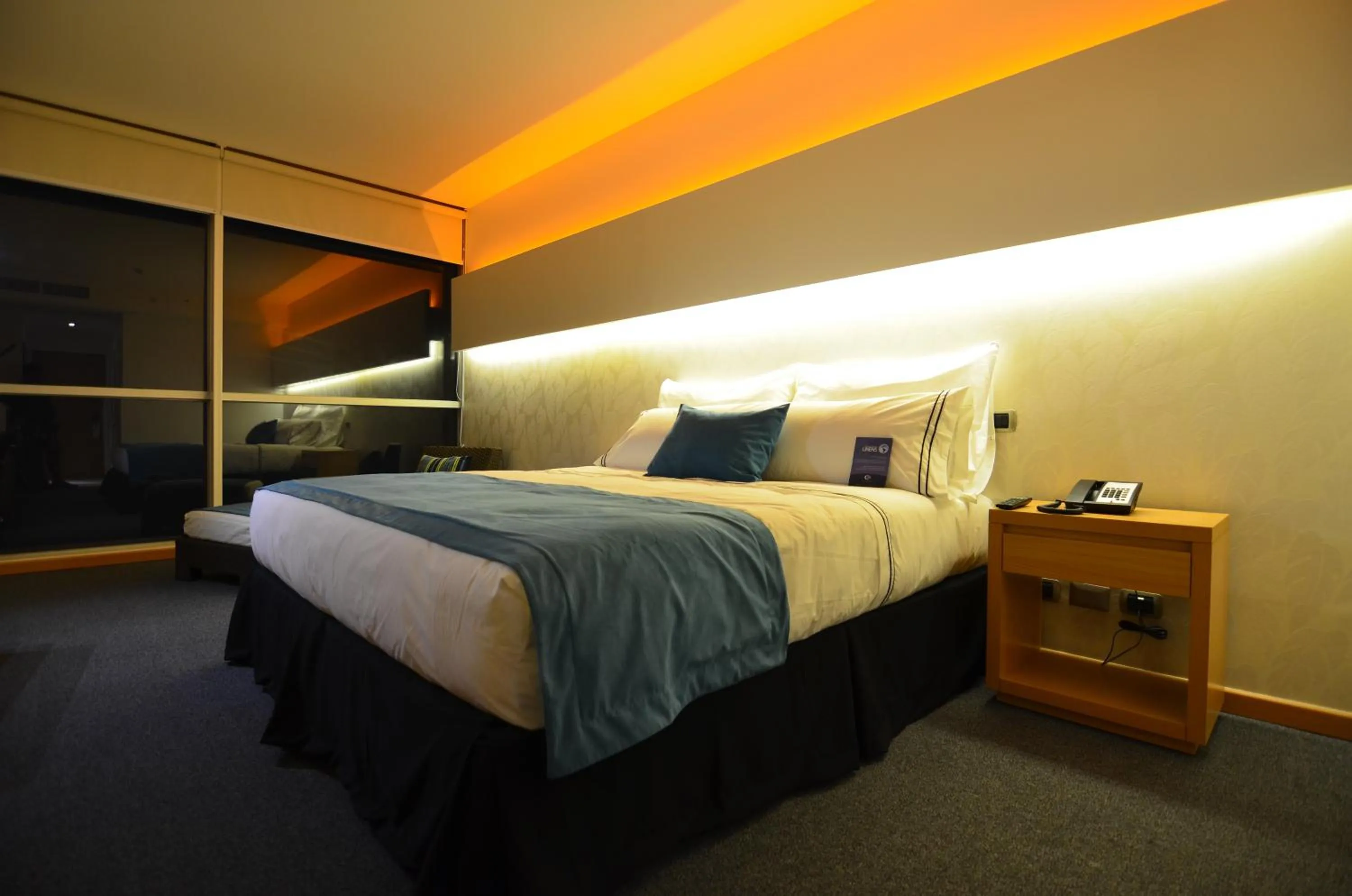 Photo of the whole room in Hotel Enjoy San Antonio