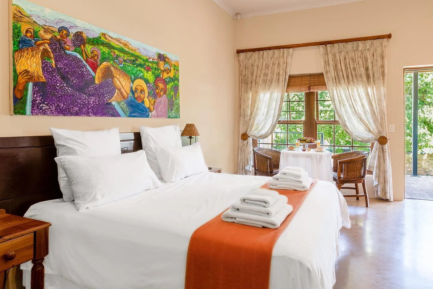 Photo of the whole room, Bed in Ongegund Lodge