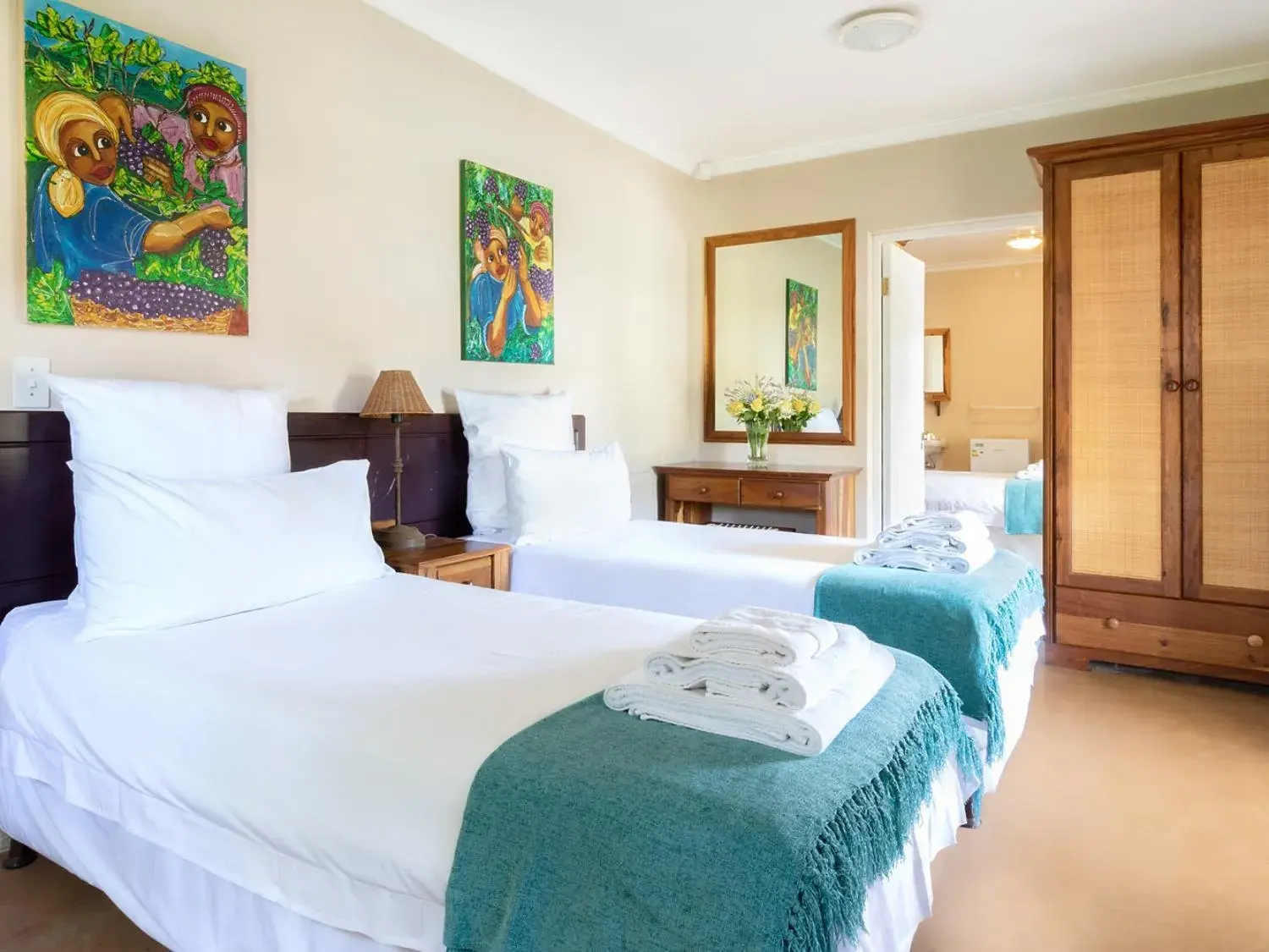 Deluxe Family Room - single occupancy in Ongegund Lodge Deluxe Family Room - single occupancy in Ongegund Lodge