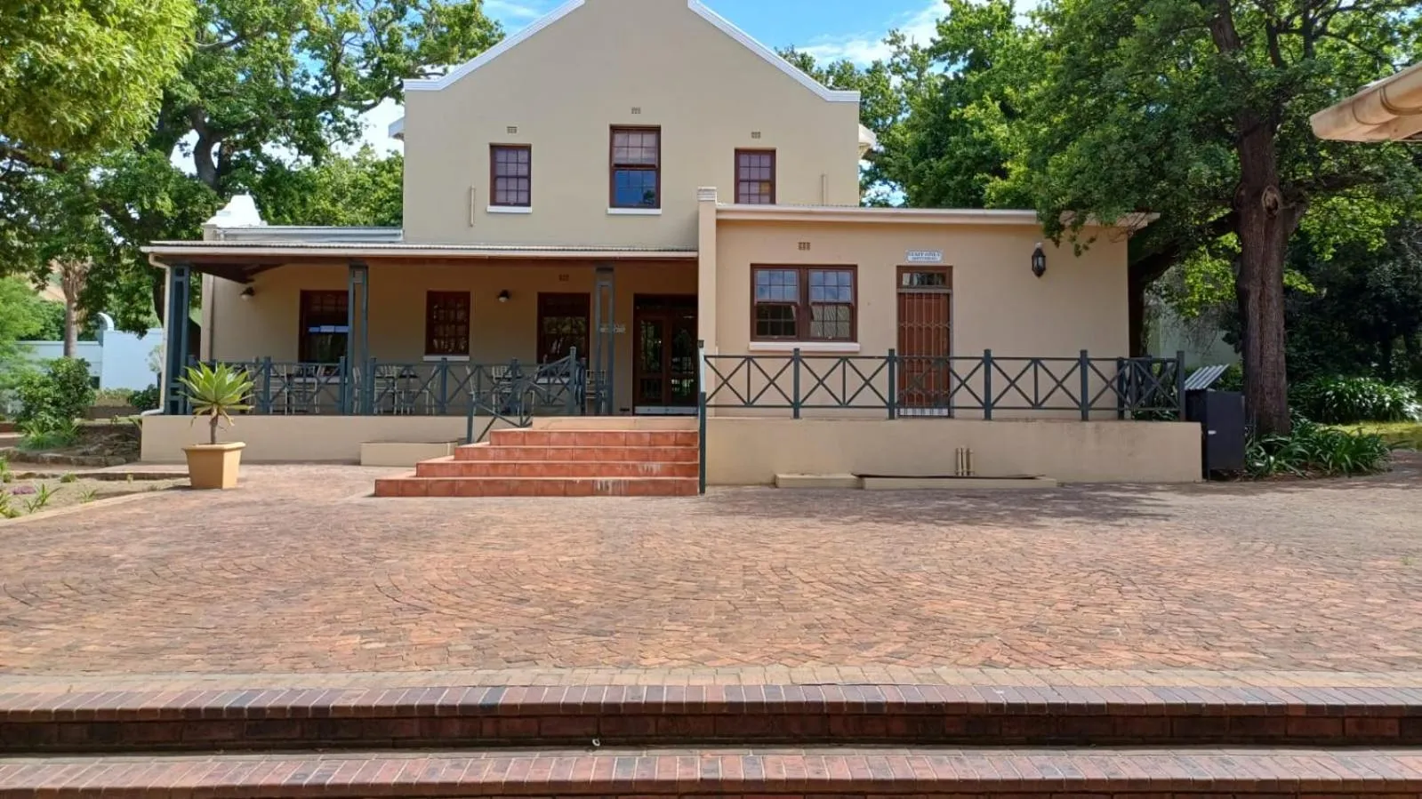 Property building in Ongegund Lodge