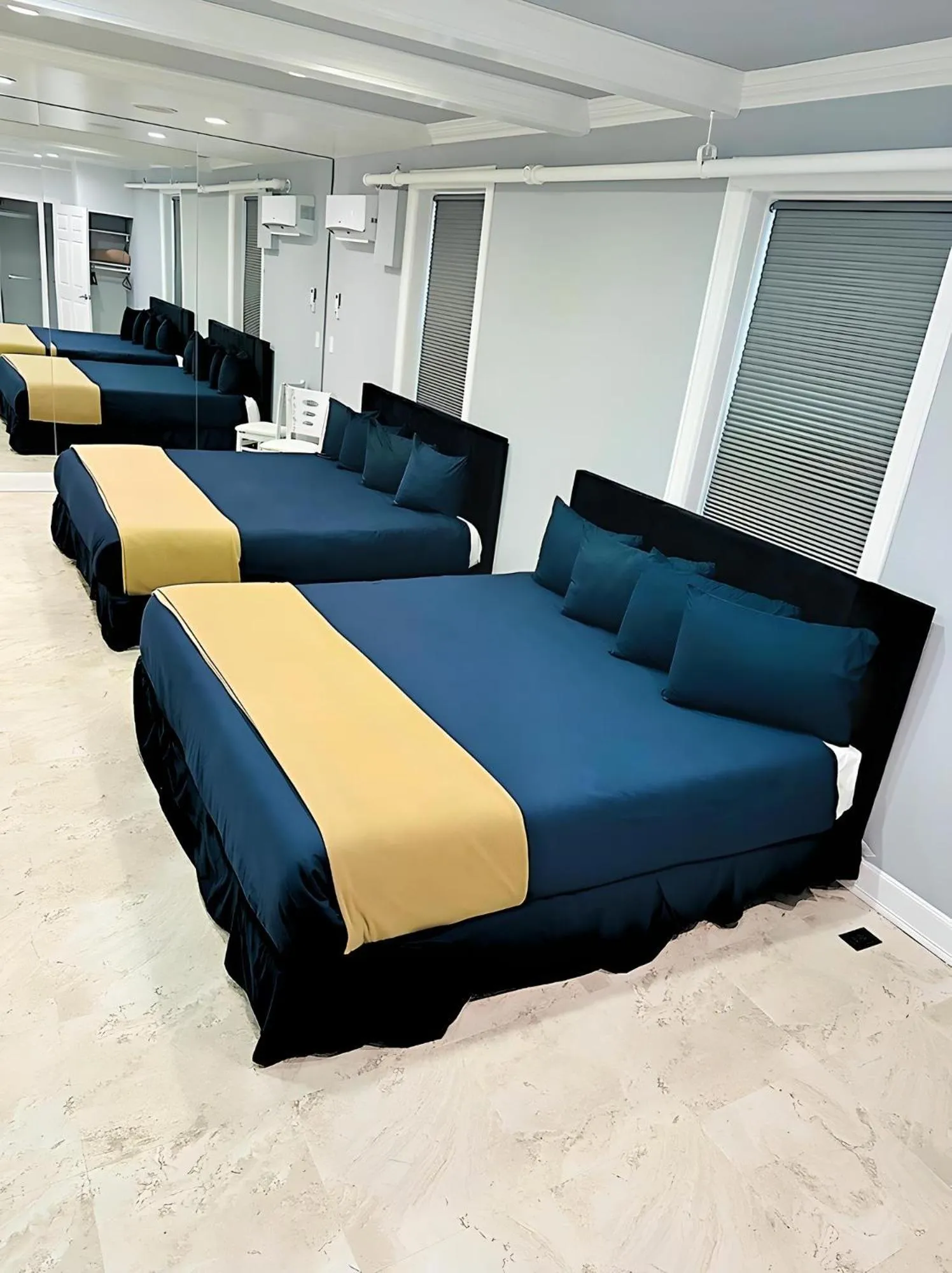 Bed in Long Beach Hotel