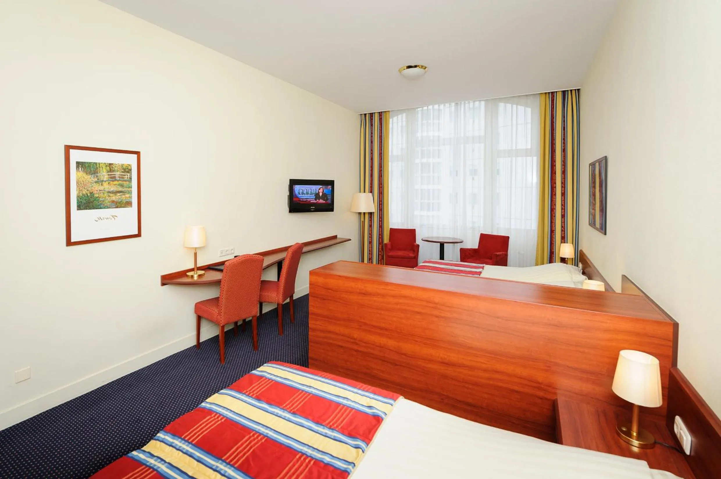 TV and multimedia, Bed in Boulevard Hotel Scheveningen