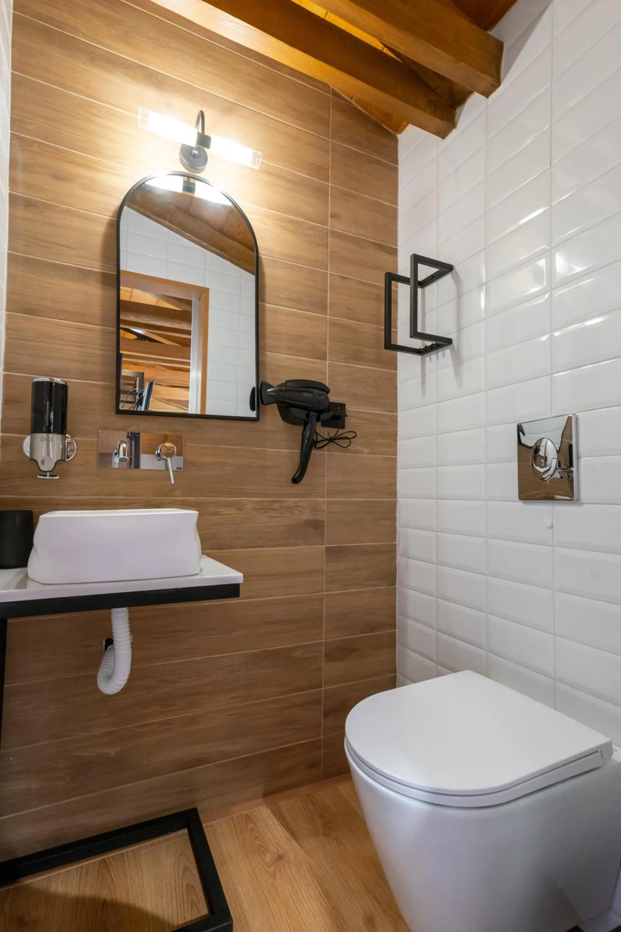 Shower in Kraka Apartments