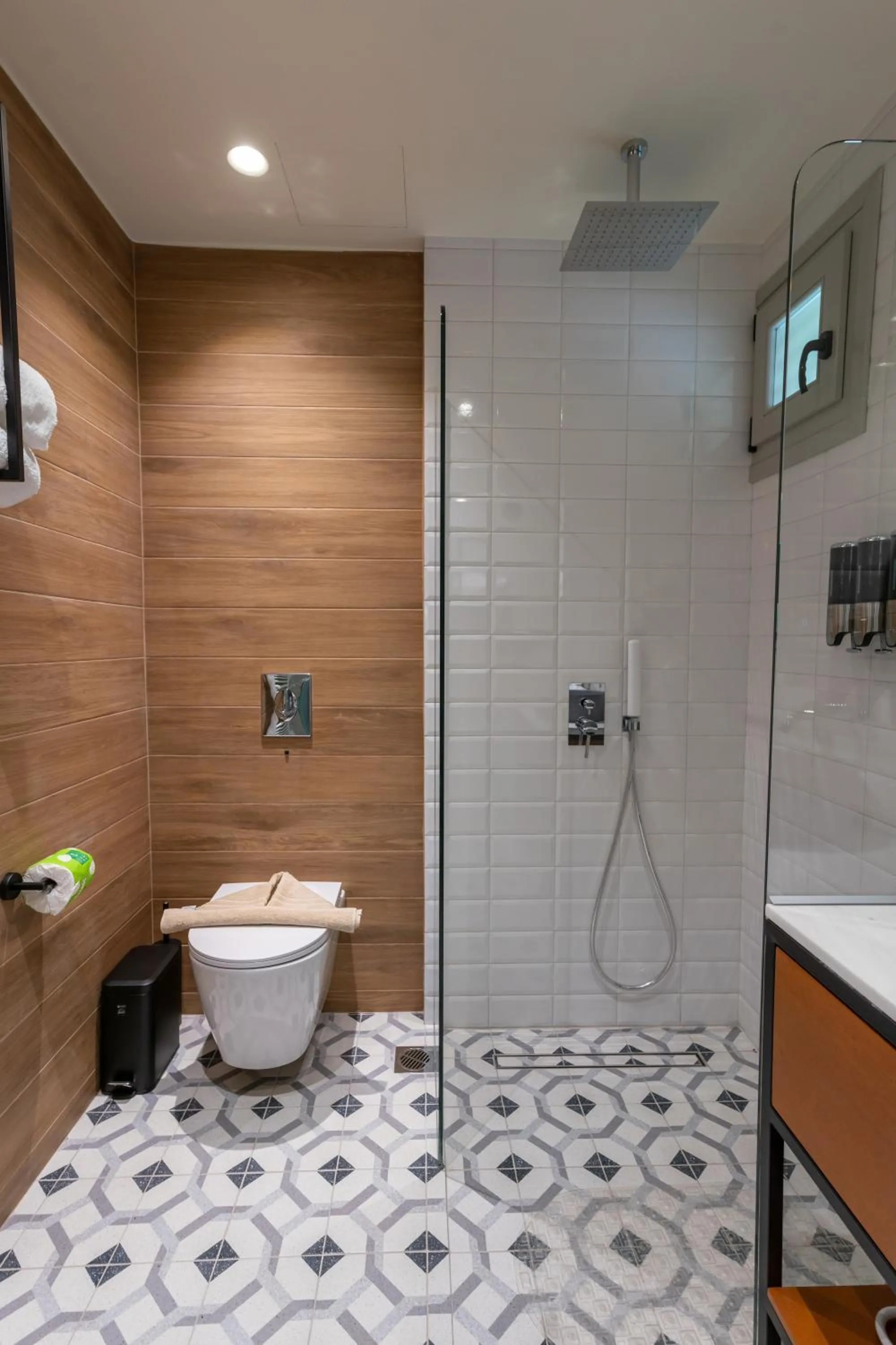 Shower in Kraka Apartments