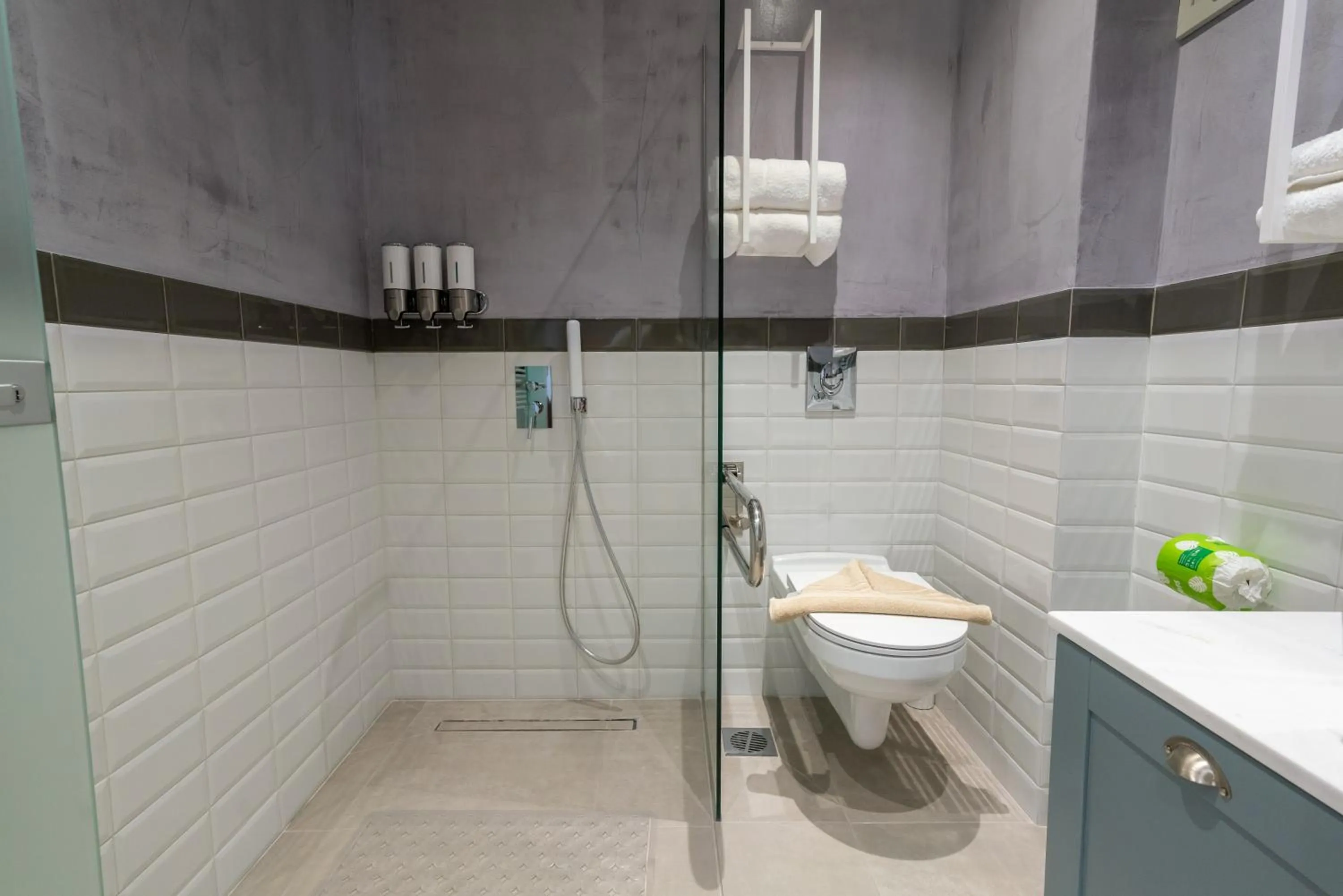 Shower in Kraka Apartments