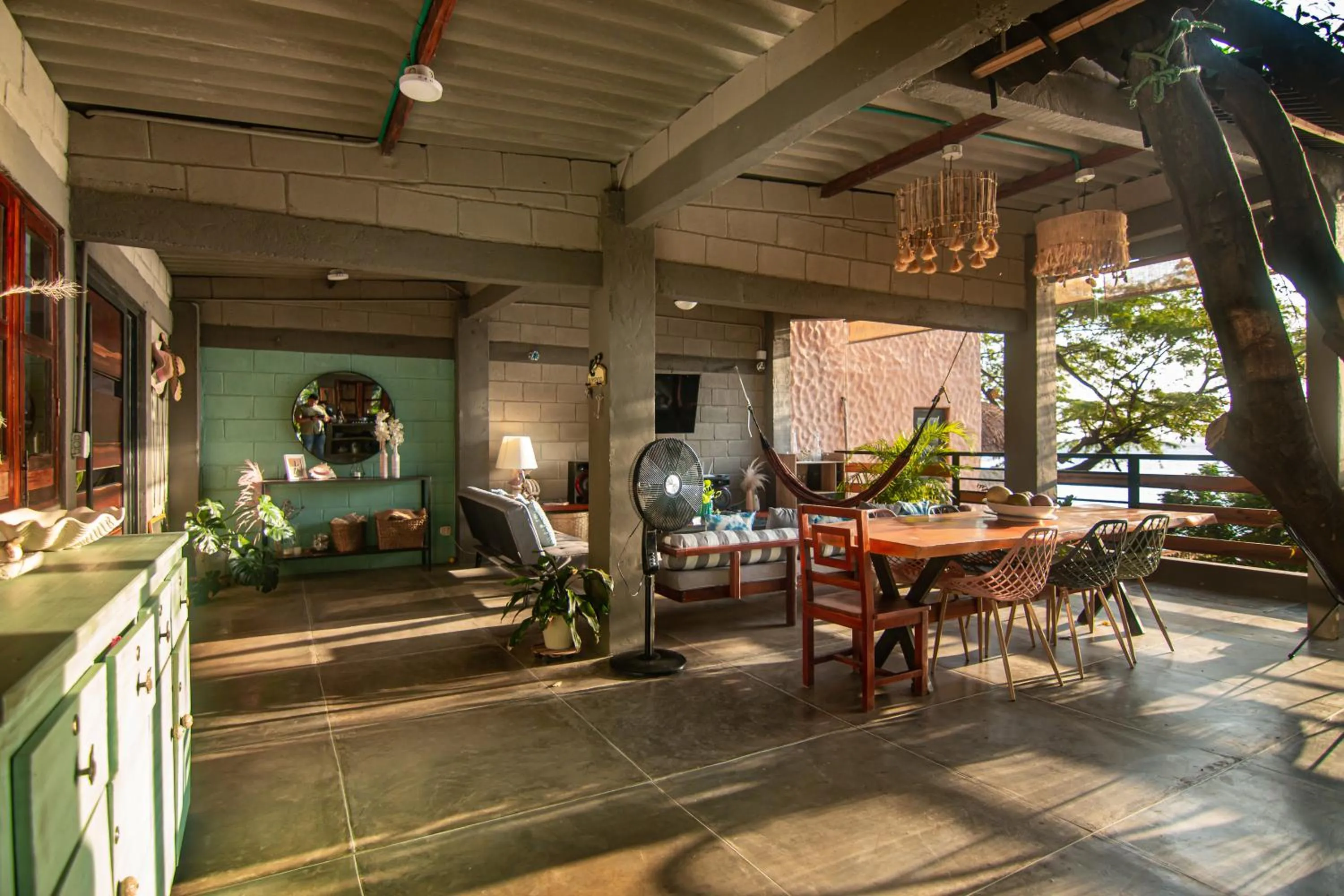 Communal lounge/ TV room in Casa Playa Puerto luz