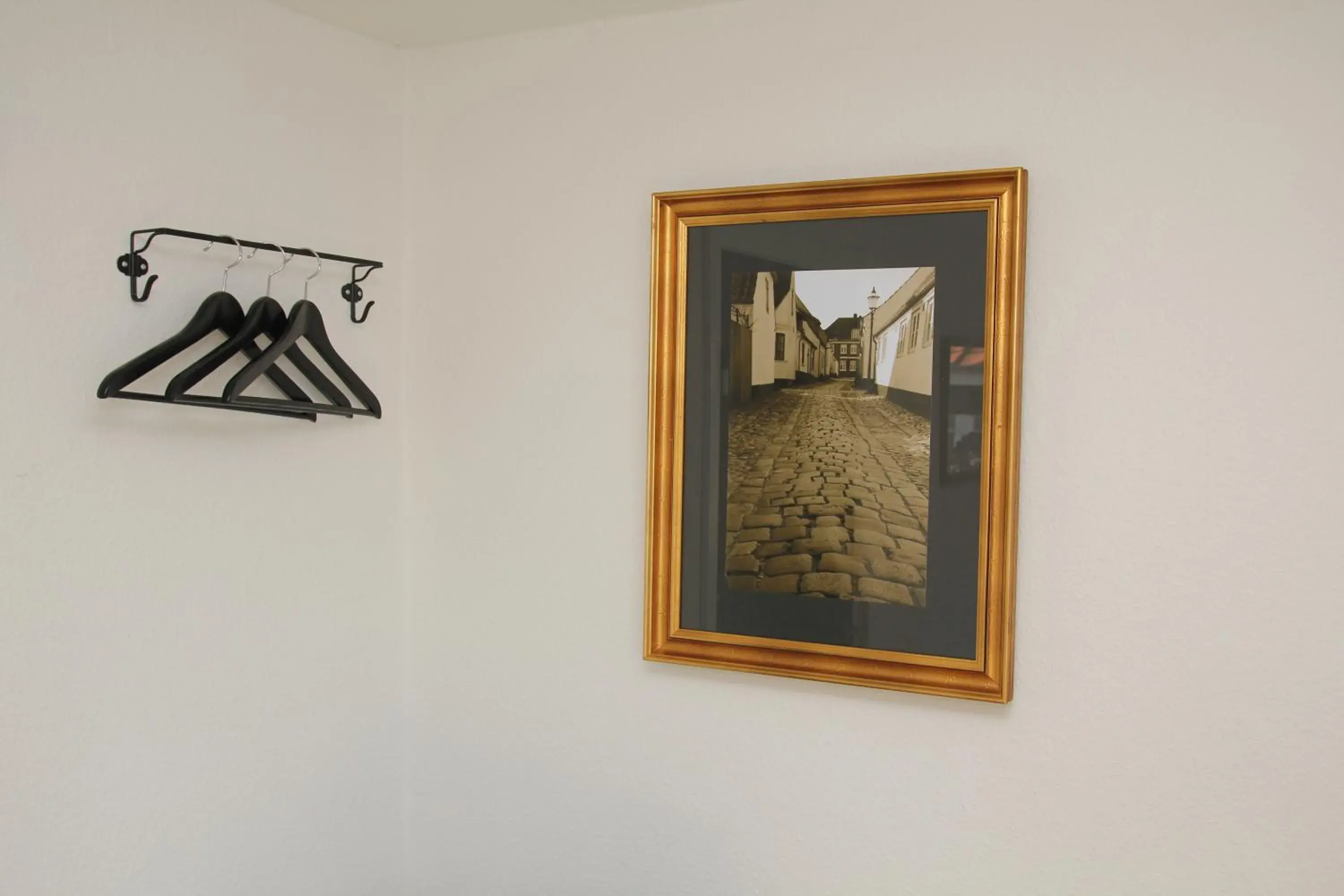 Quadruple Room with Shared Bathroom in Hotel Ribe Quadruple Room with Shared Bathroom in Hotel Ribe