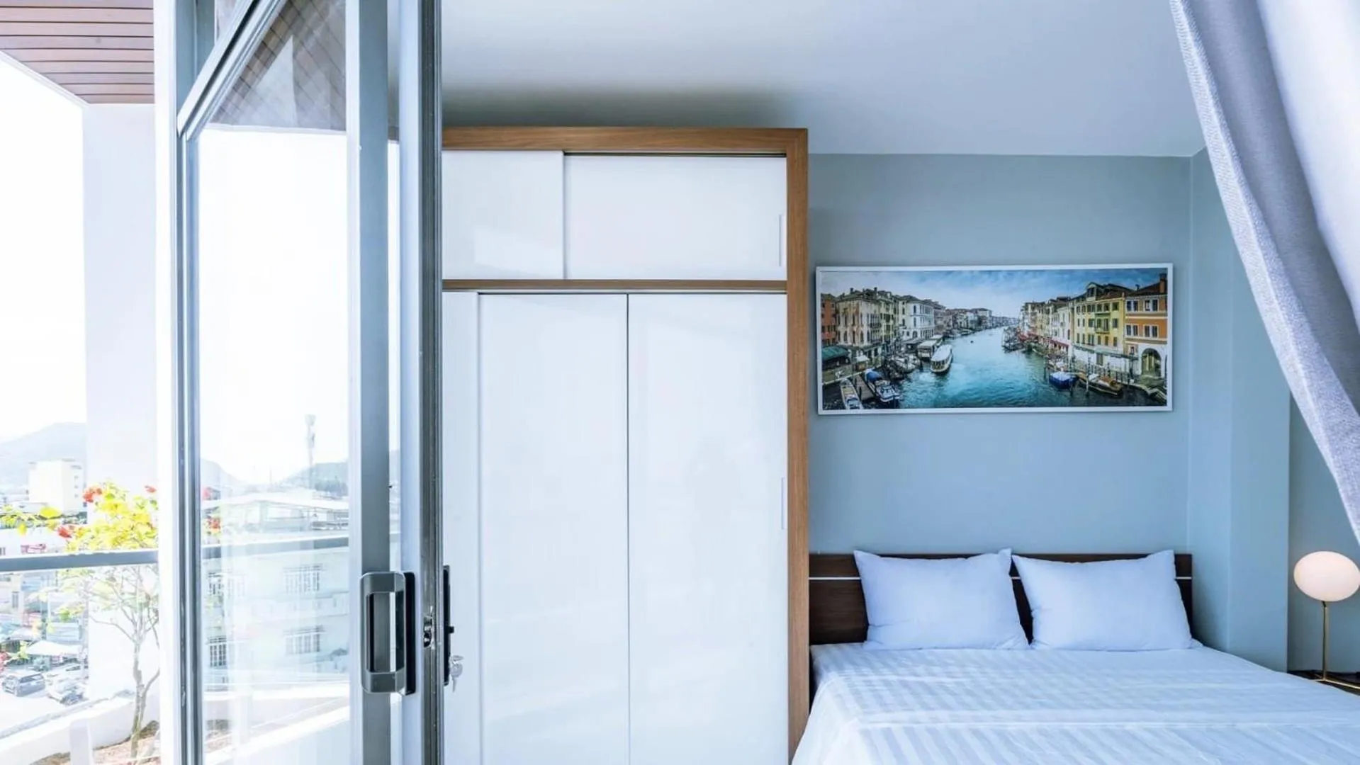 Bed in Hoàng Anh Hotel