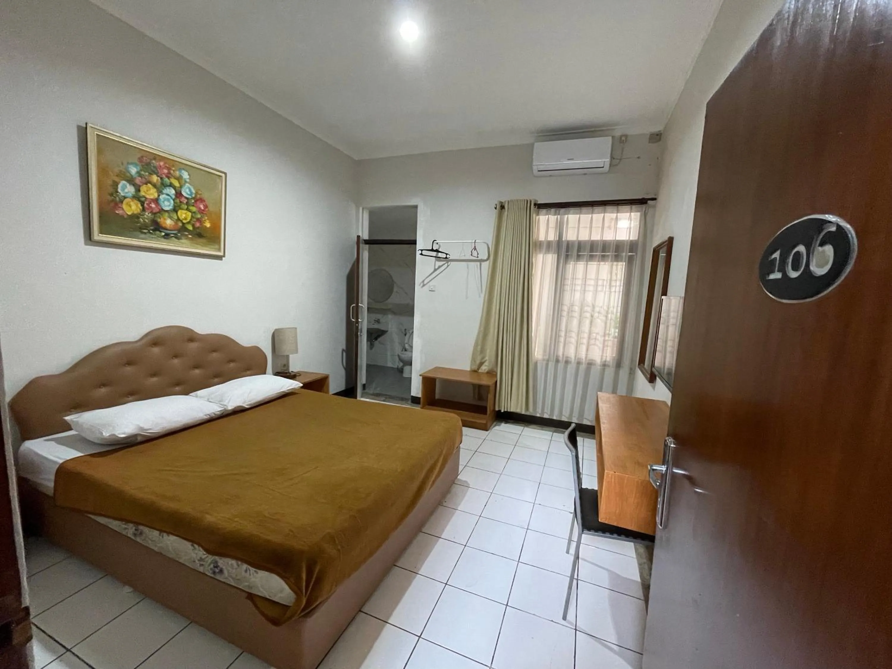 Bedroom in Hotel Gegerkalong Asri