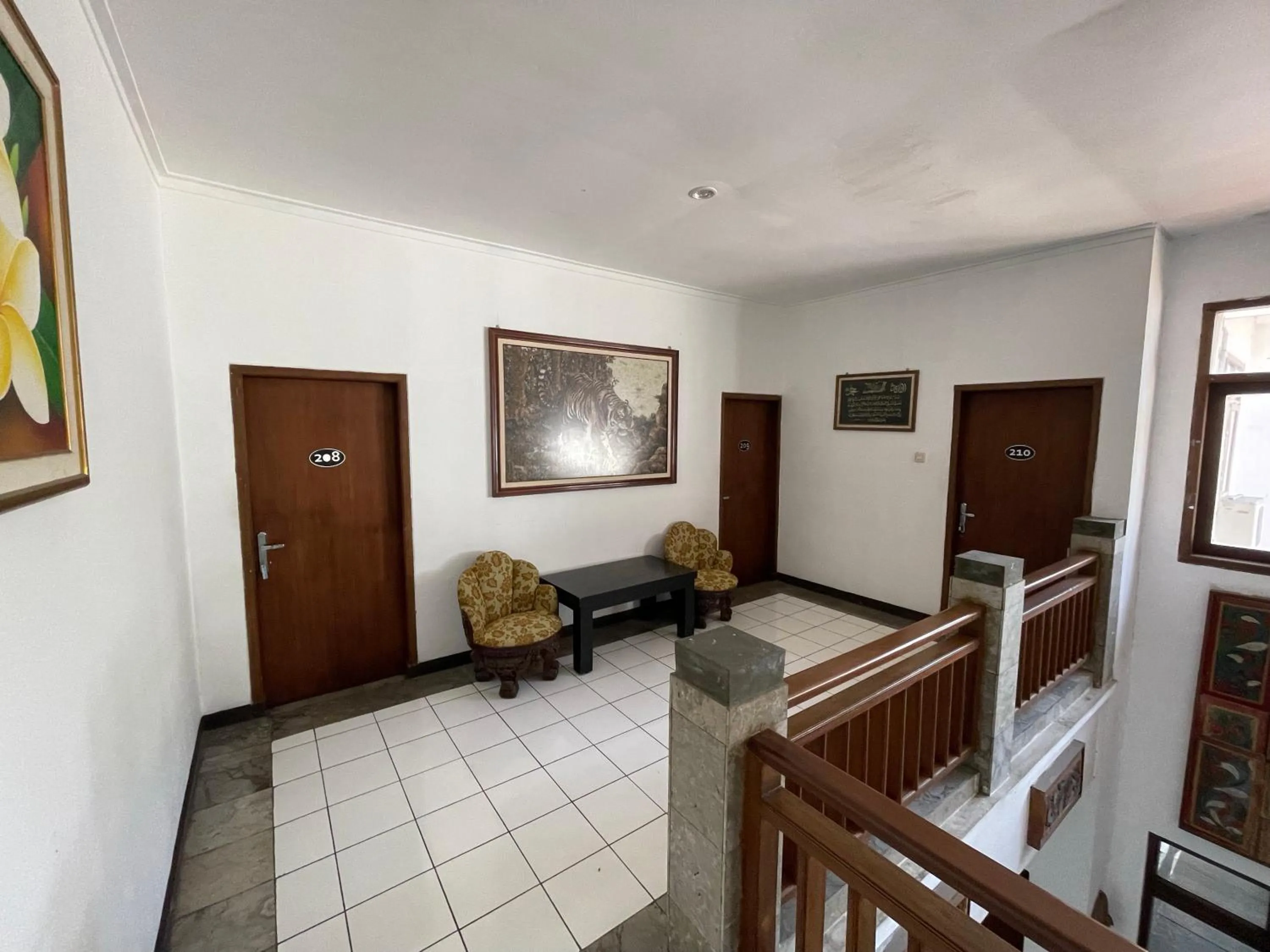 Seating area in Hotel Gegerkalong Asri