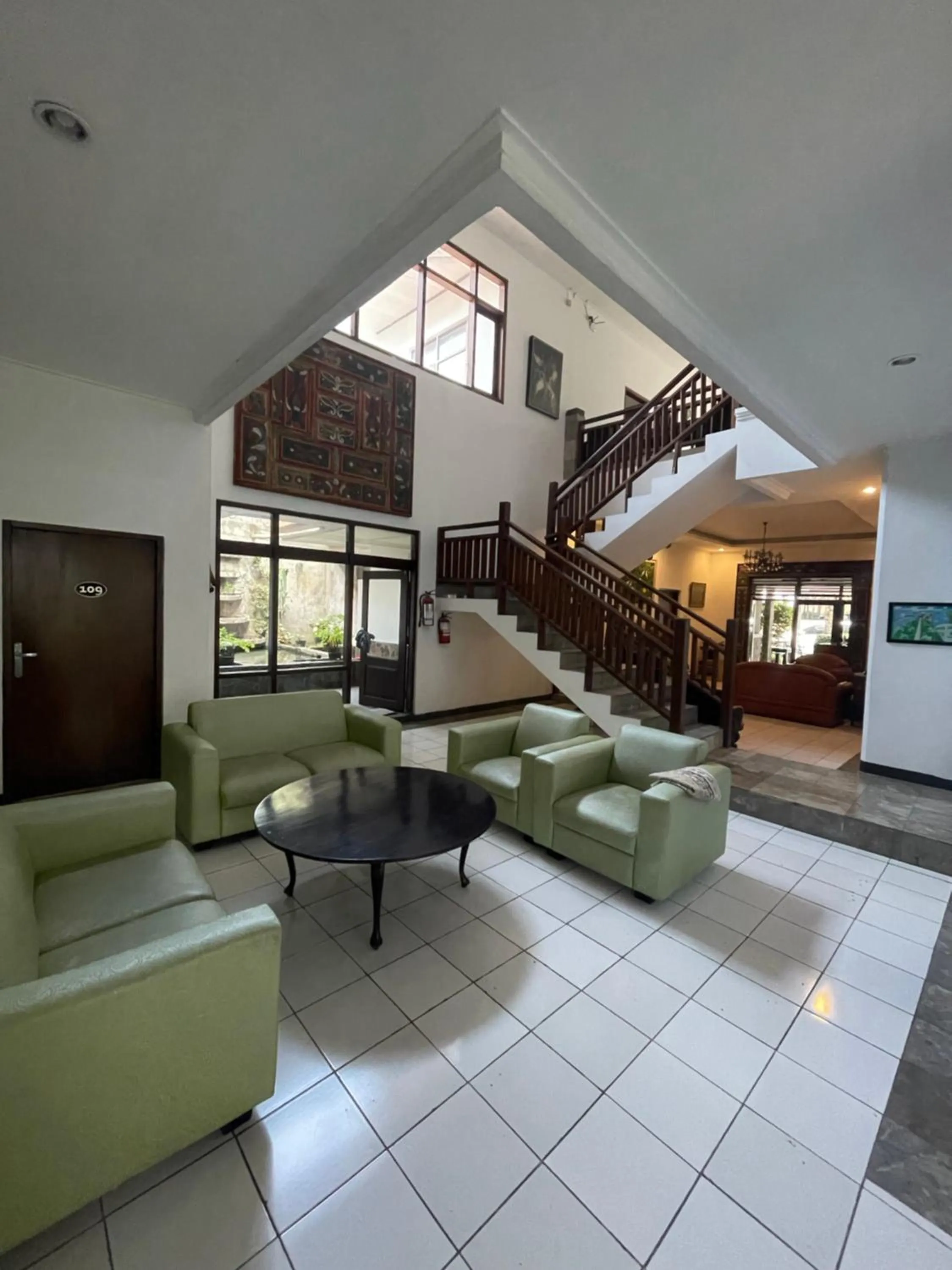 Seating area in Hotel Gegerkalong Asri