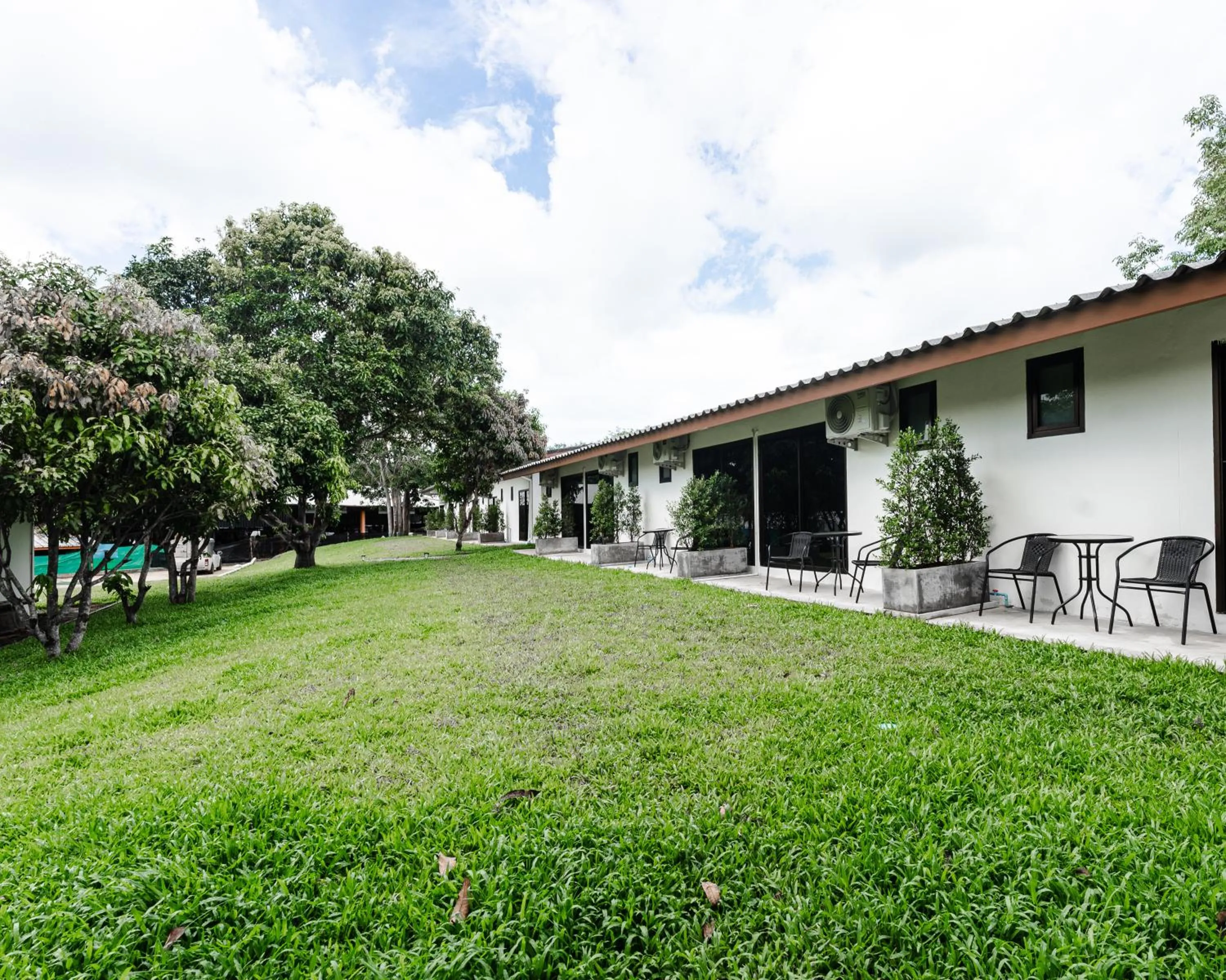 Garden in Apollo Hotel Chalong