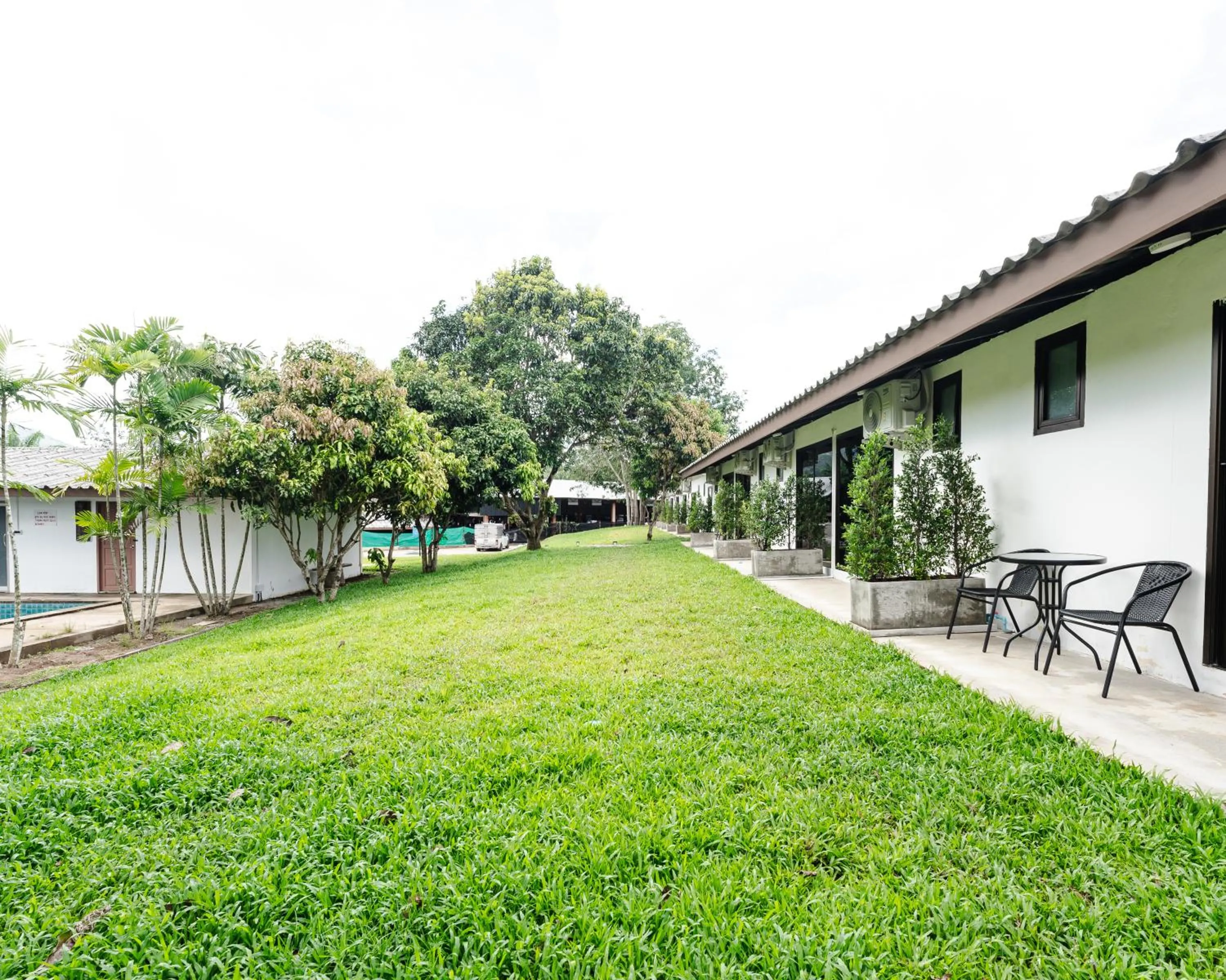 Garden in Apollo Hotel Chalong