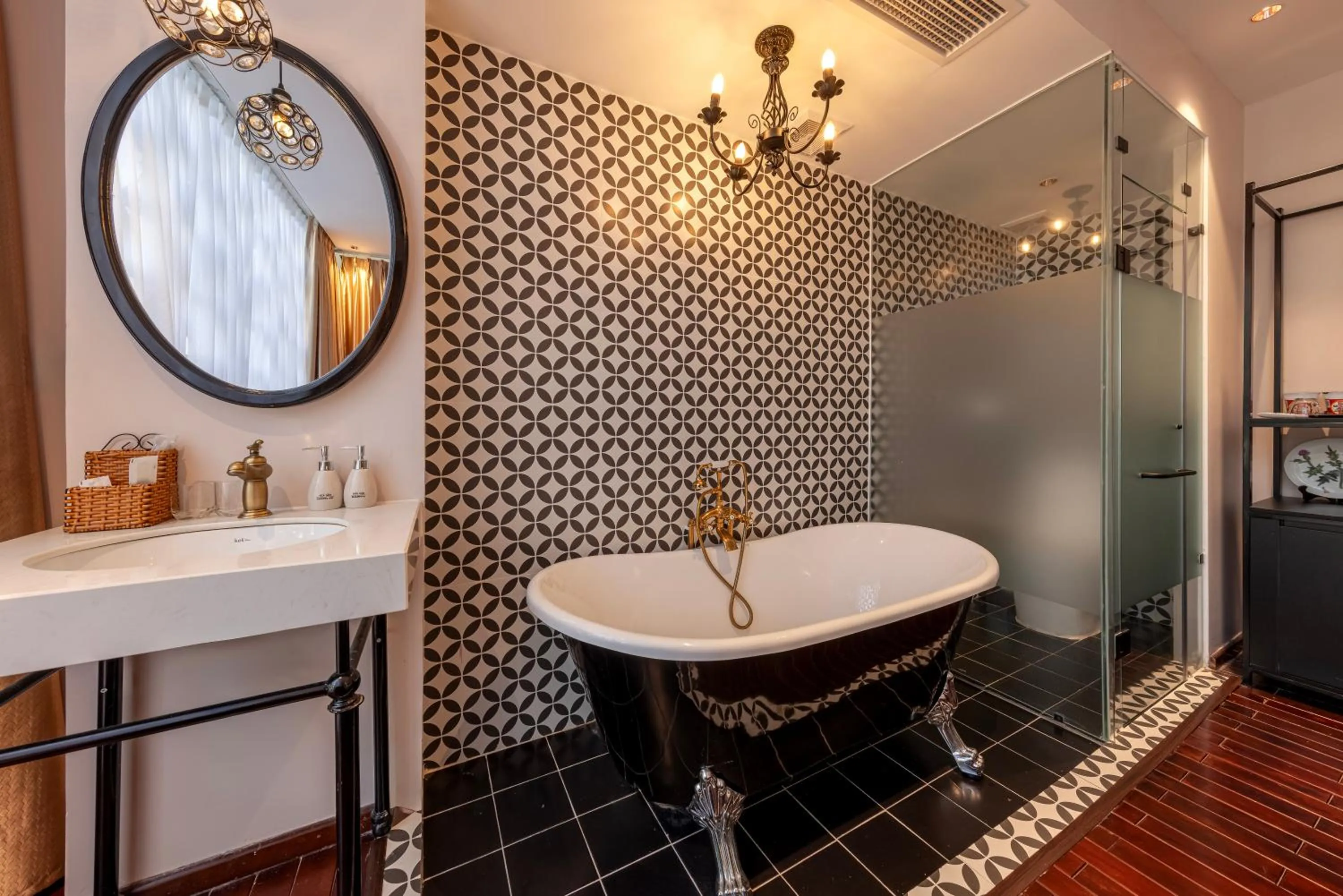 Shower in Secret Garden Hotel