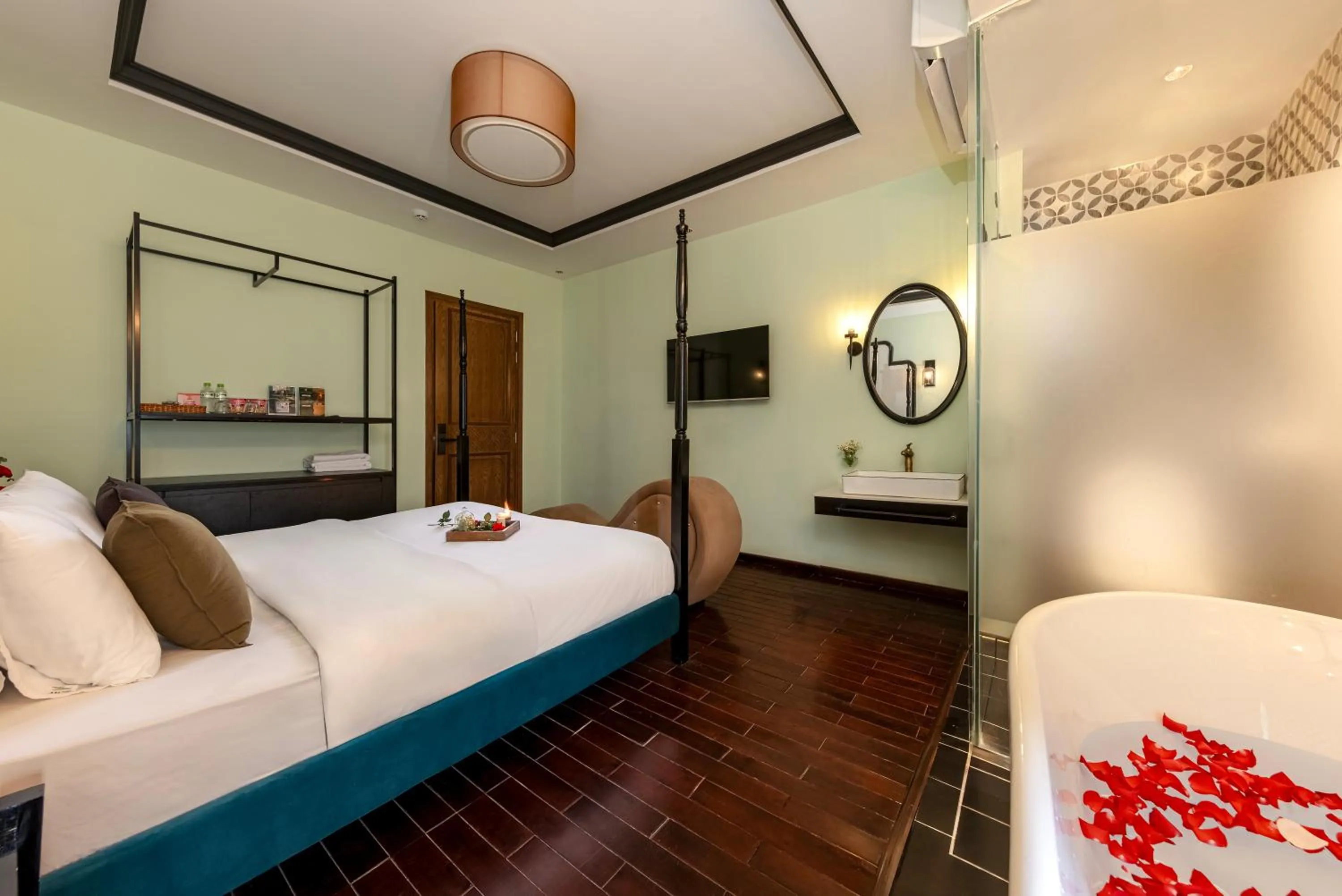 Bed in Secret Garden Hotel