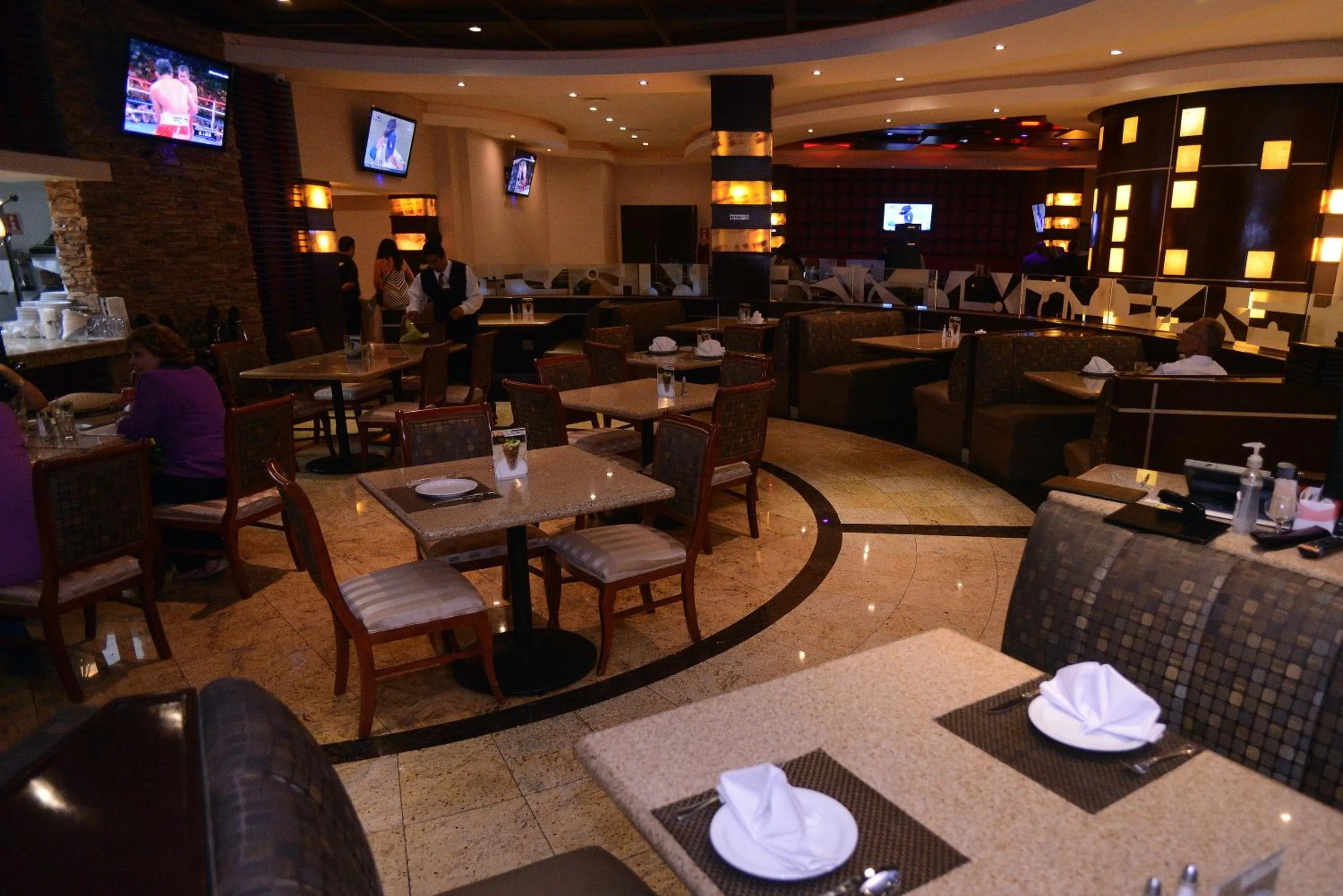 Restaurant/places to eat in Hotel Ticuán